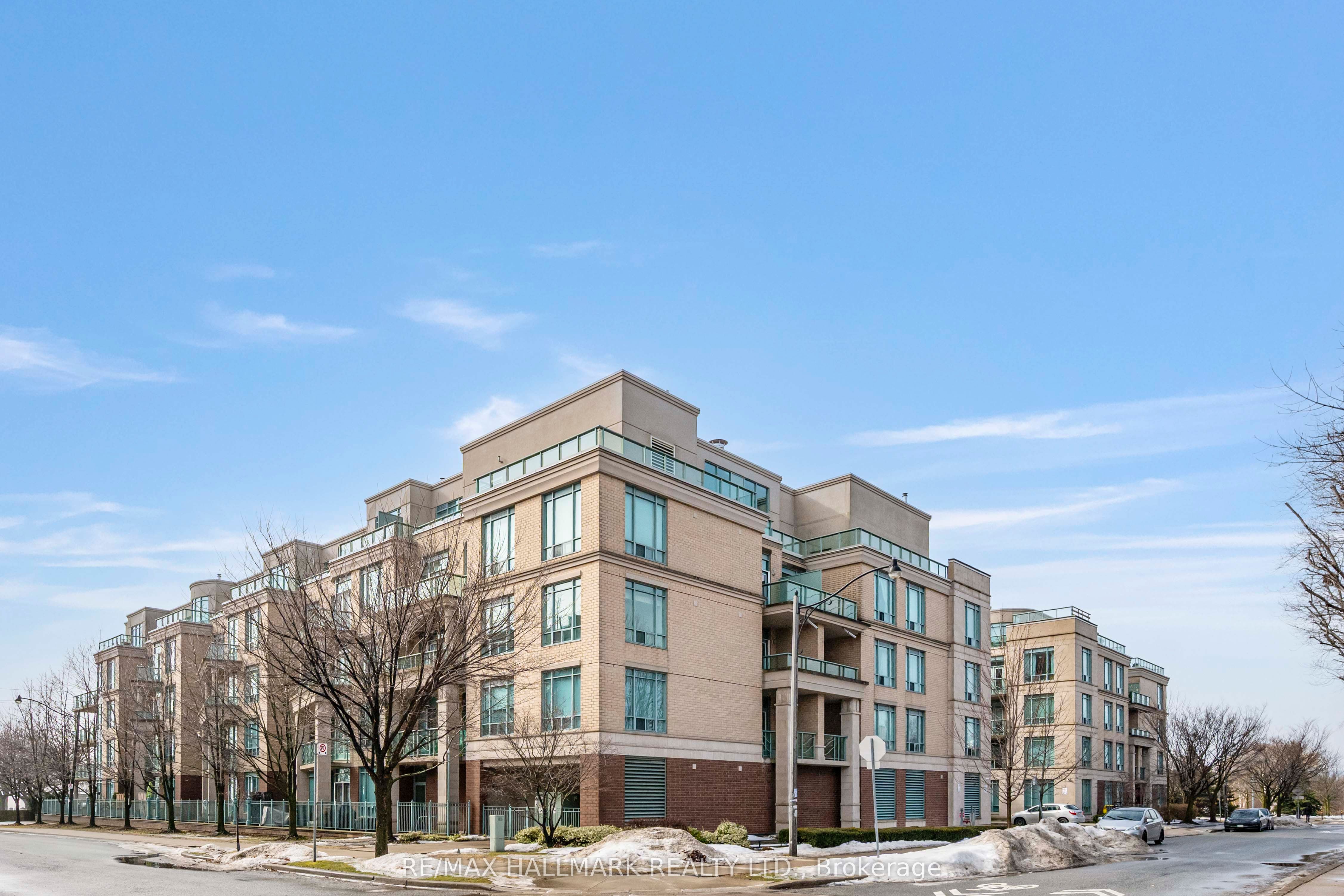 35 Boardwalk Drive 222, Toronto, ON M4L 3Y8