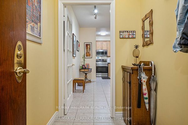 35 Boardwalk Drive 222, Toronto, ON M4L 3Y8 photo 4