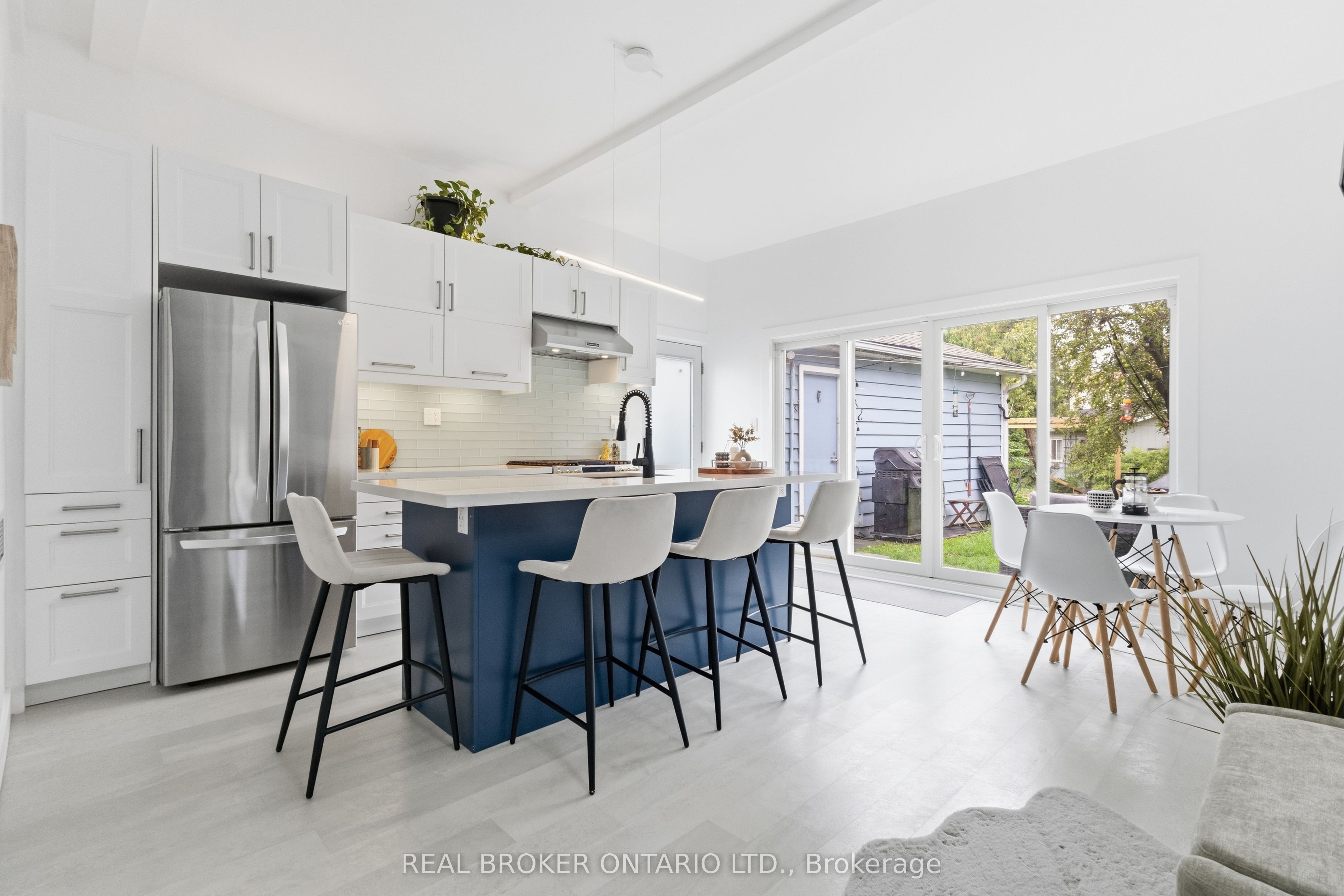 78 Squires Avenue, Toronto, ON M4B 2R5