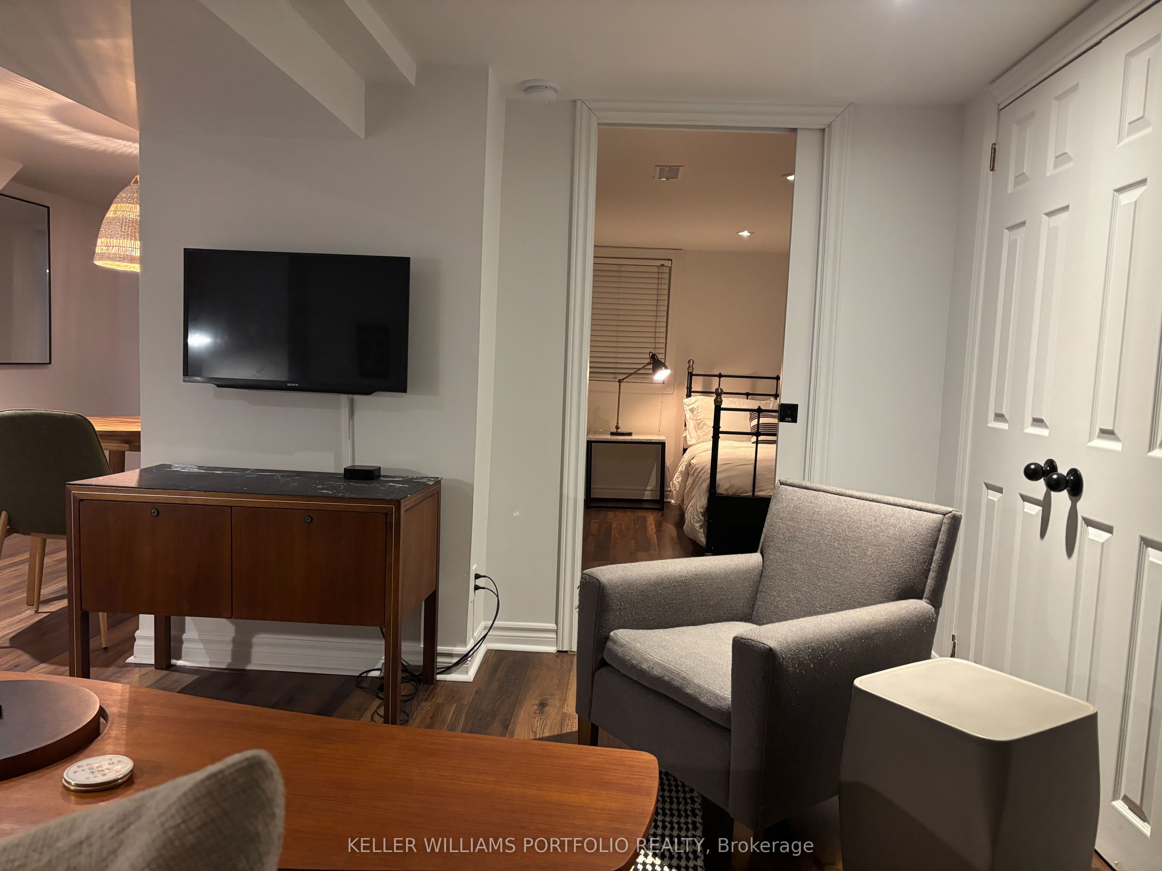 243 Leslie Street Basement, Toronto, ON M4M 3C8 photo 3