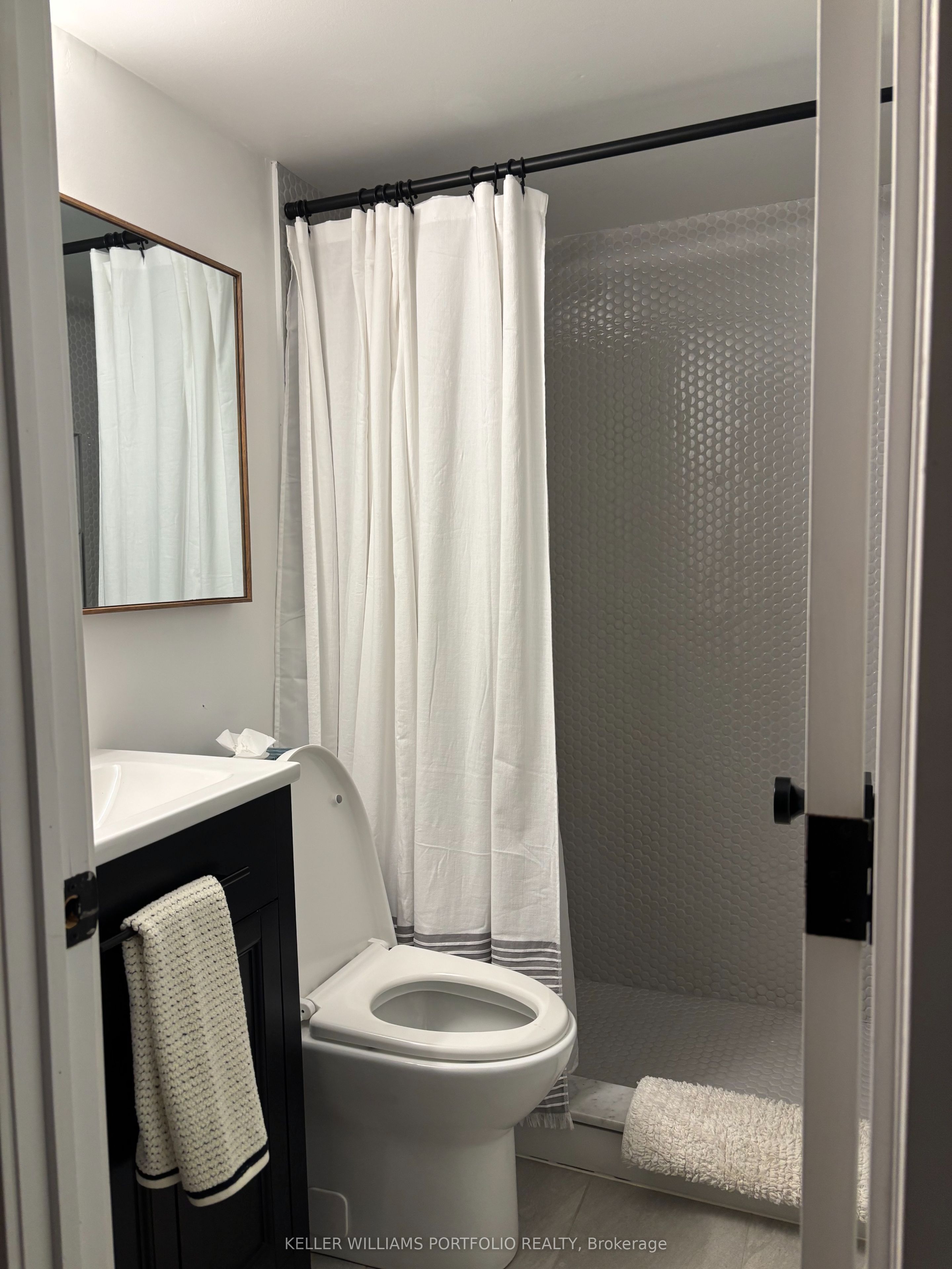 243 Leslie Street Basement, Toronto, ON M4M 3C8 photo 4