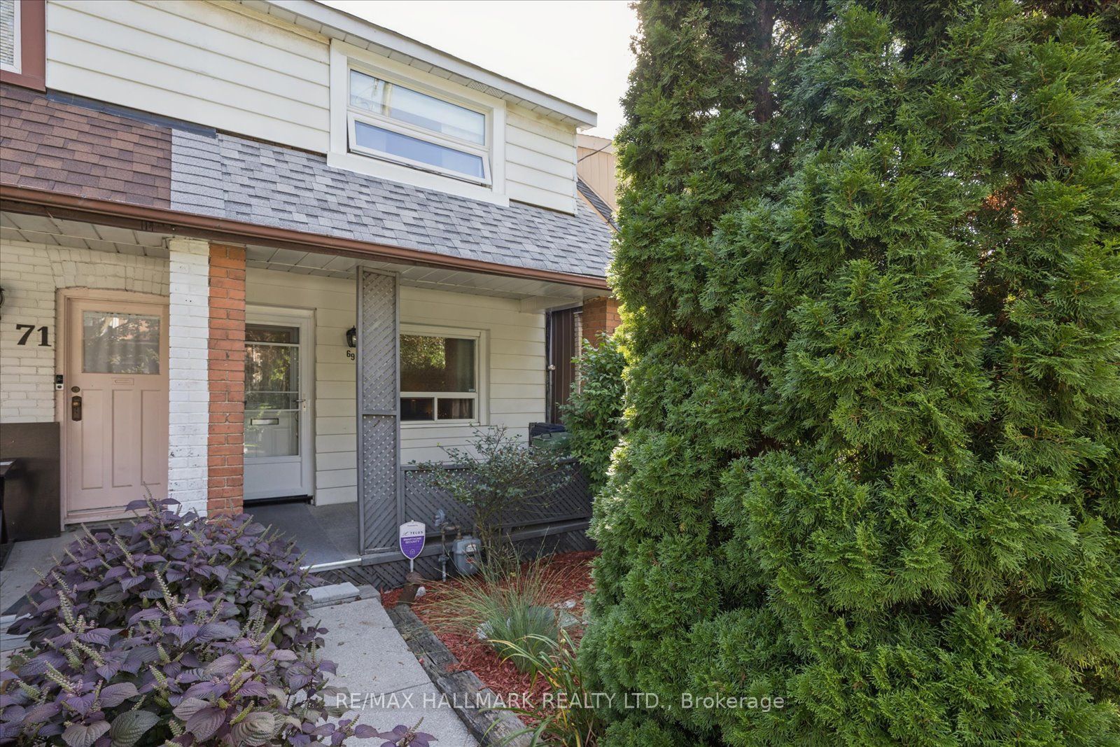 69 Alton Avenue, Toronto, ON M4L 2M3