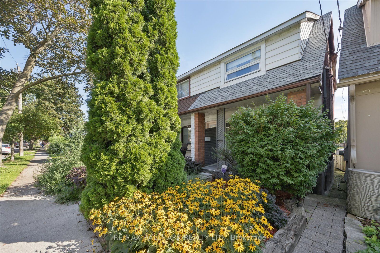 69 Alton Avenue, Toronto, ON M4L 2M3 photo 2