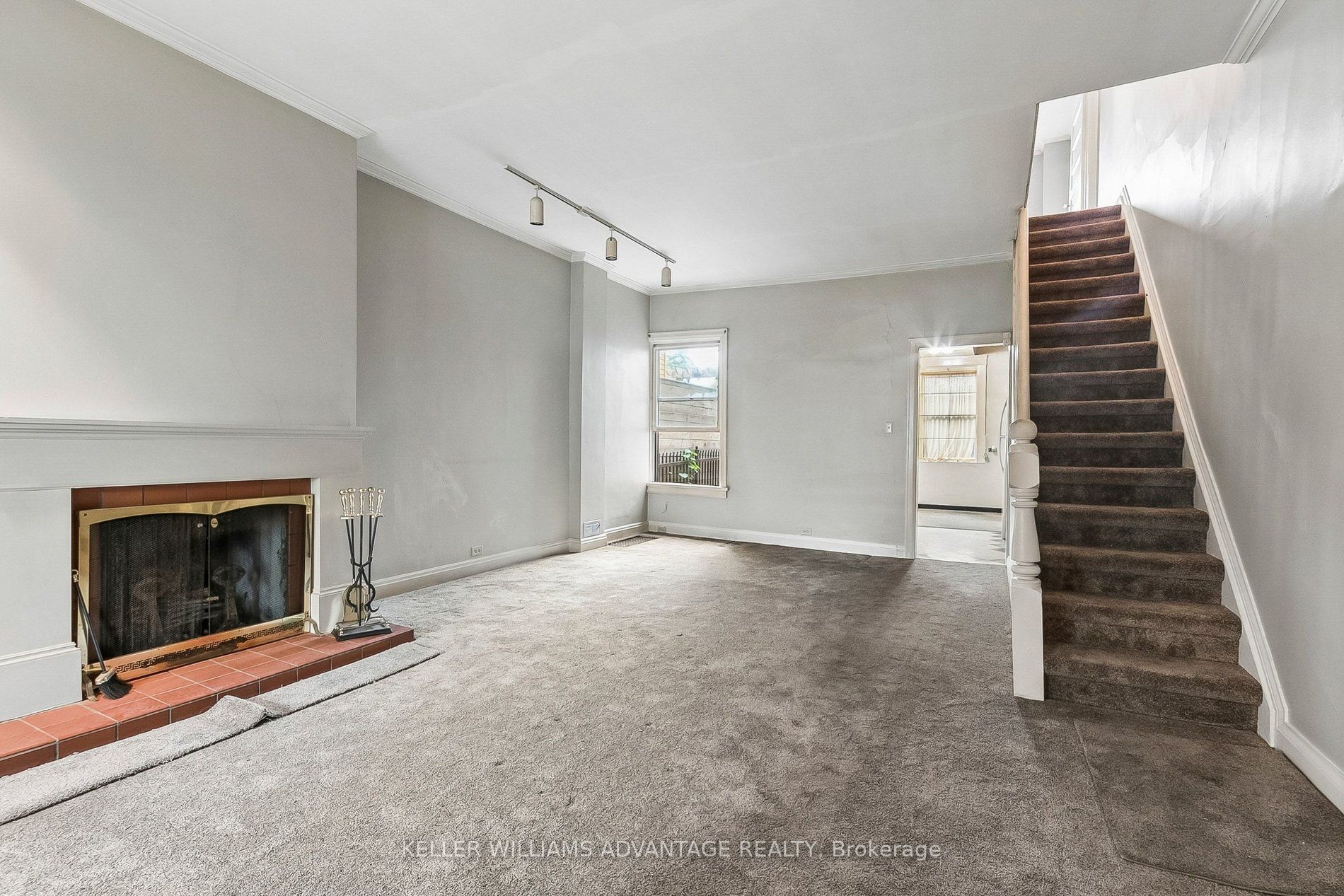 32 Dingwall Avenue E, Toronto, ON M4J 1C3 photo 5