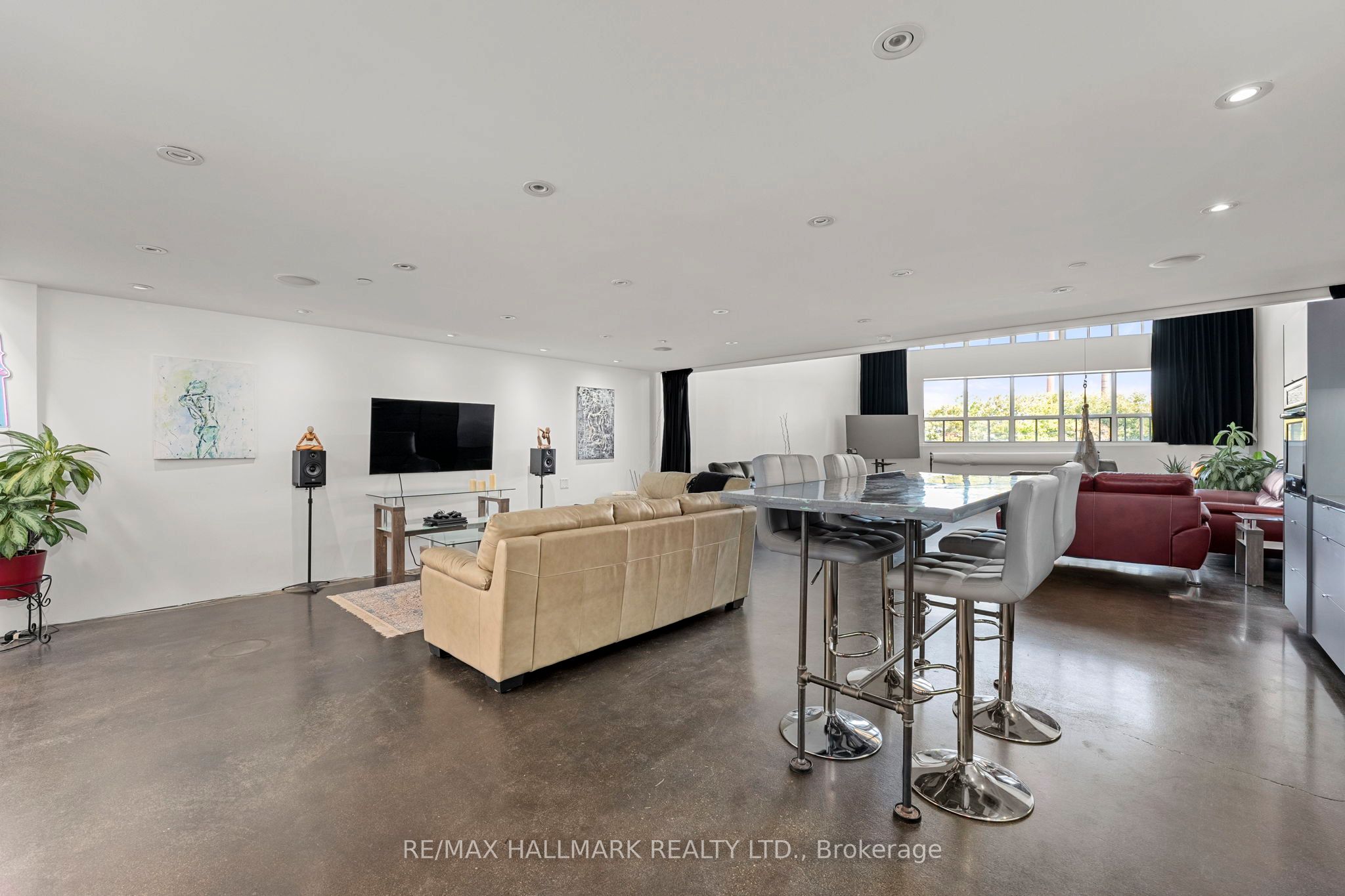 1173 Dundas Street E 226, Toronto, ON M4M 3P1 photo 3