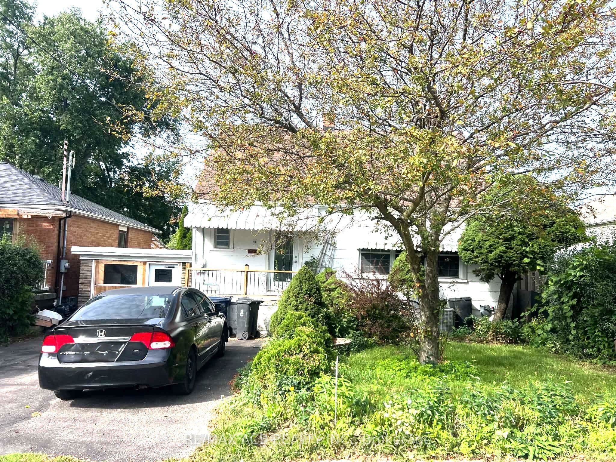 4 Jeanette Street Main, Toronto, ON M1M 3G1 photo 2