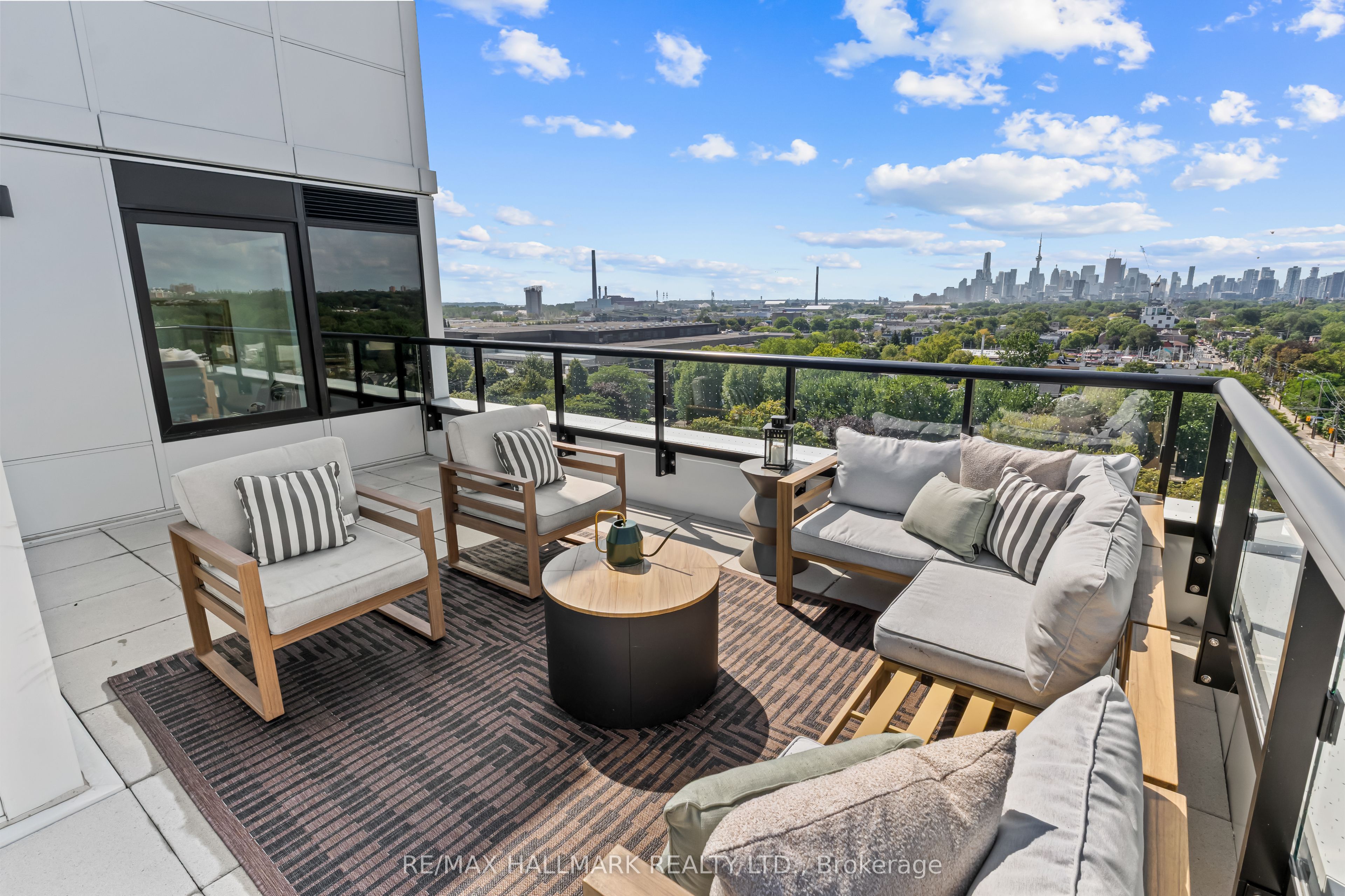 1050 Eastern Avenue 1113, Toronto, ON M4L 0B7 photo 2