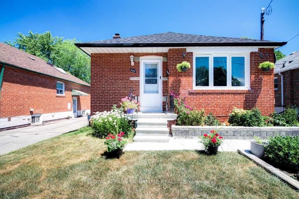 111 Ellington Drive Main, Toronto, ON M1R 3Y2
