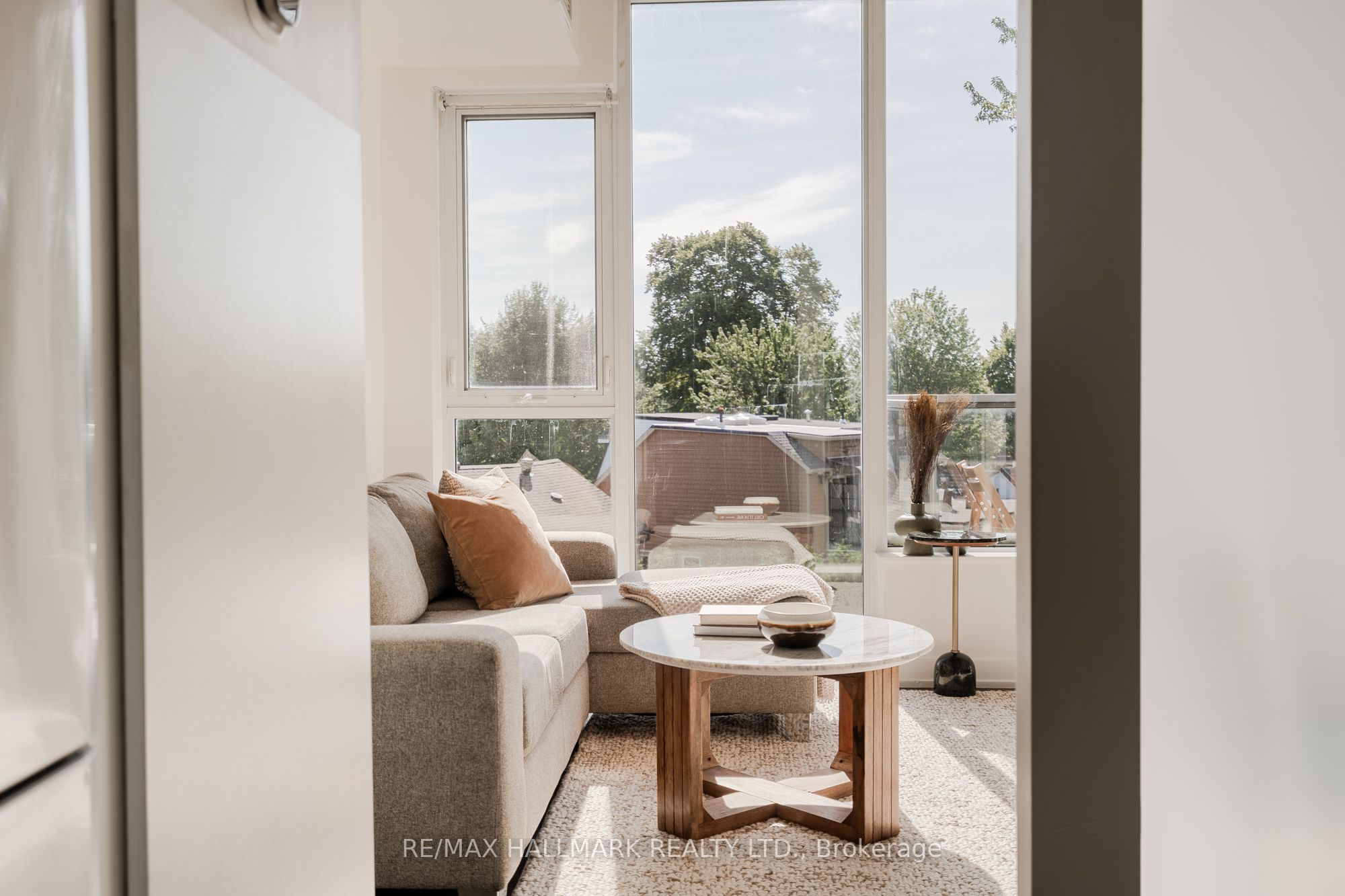 60 Haslett Avenue 303, Toronto, ON M4L 0A9 photo 3