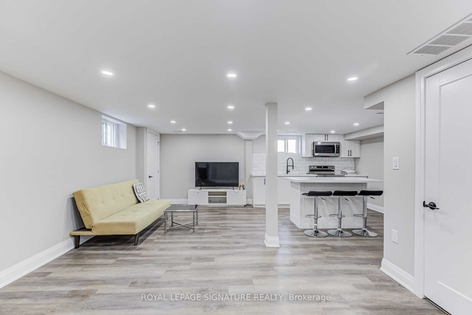 54 Inniswood Drive, Toronto, ON M1R 1E5 photo 3