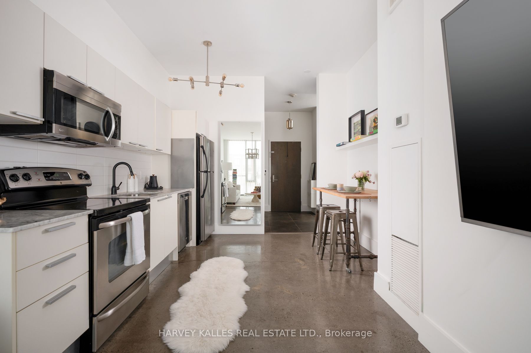 625 Queen Street E 410, Toronto, ON M4M 1G7 photo 4