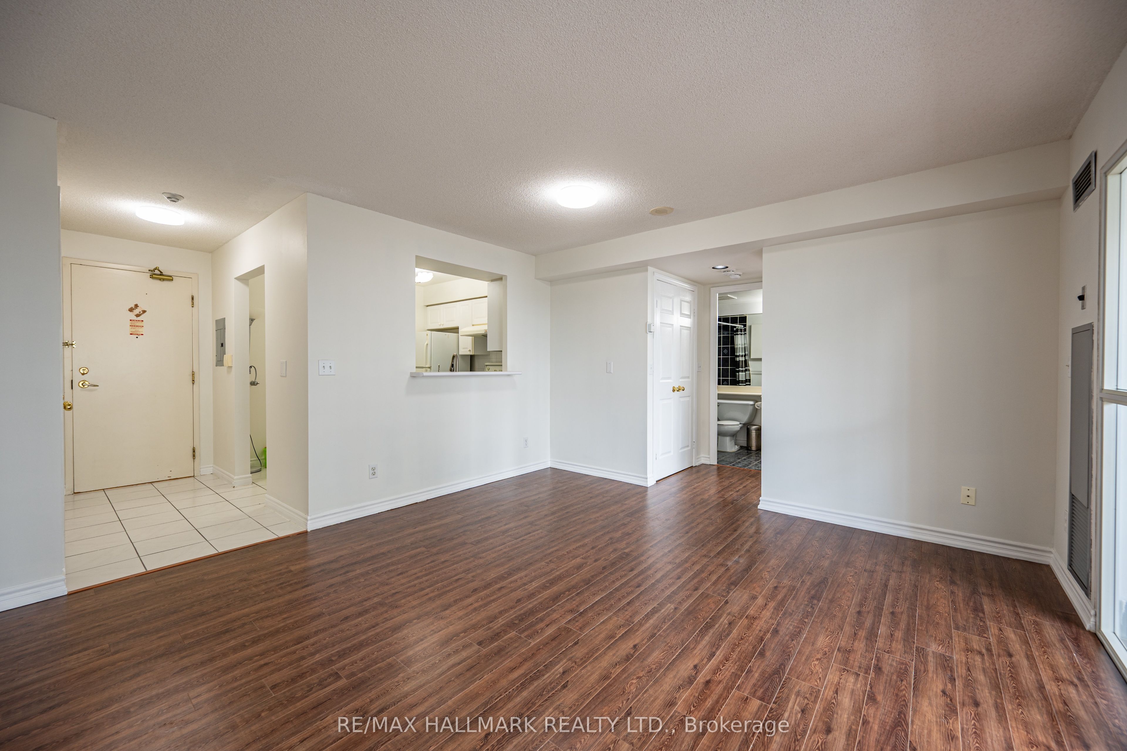 5039 Finch Avenue E 801, Toronto, ON M1S 5L6 photo 2