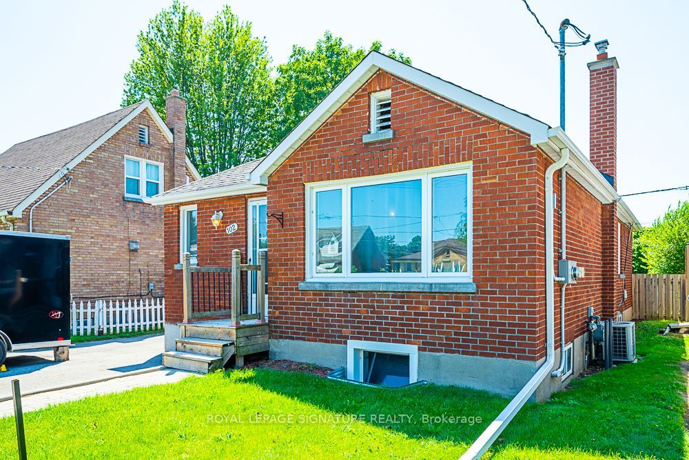 102 Central Park Boulevard N, Oshawa, ON L1G 5Y5