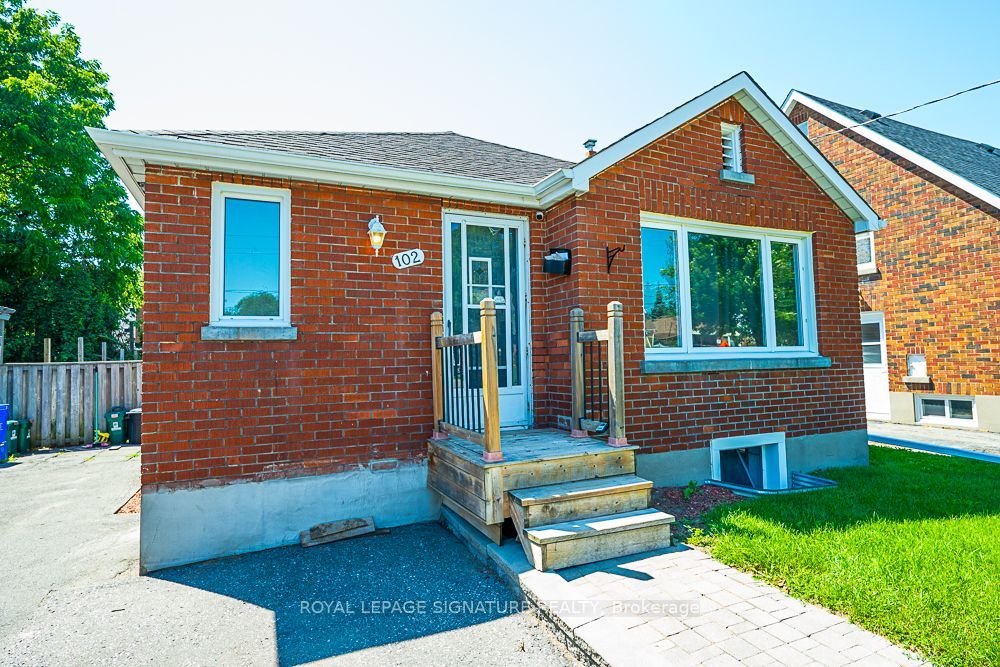 102 Central Park Boulevard N, Oshawa, ON L1G 5Y5 photo 2