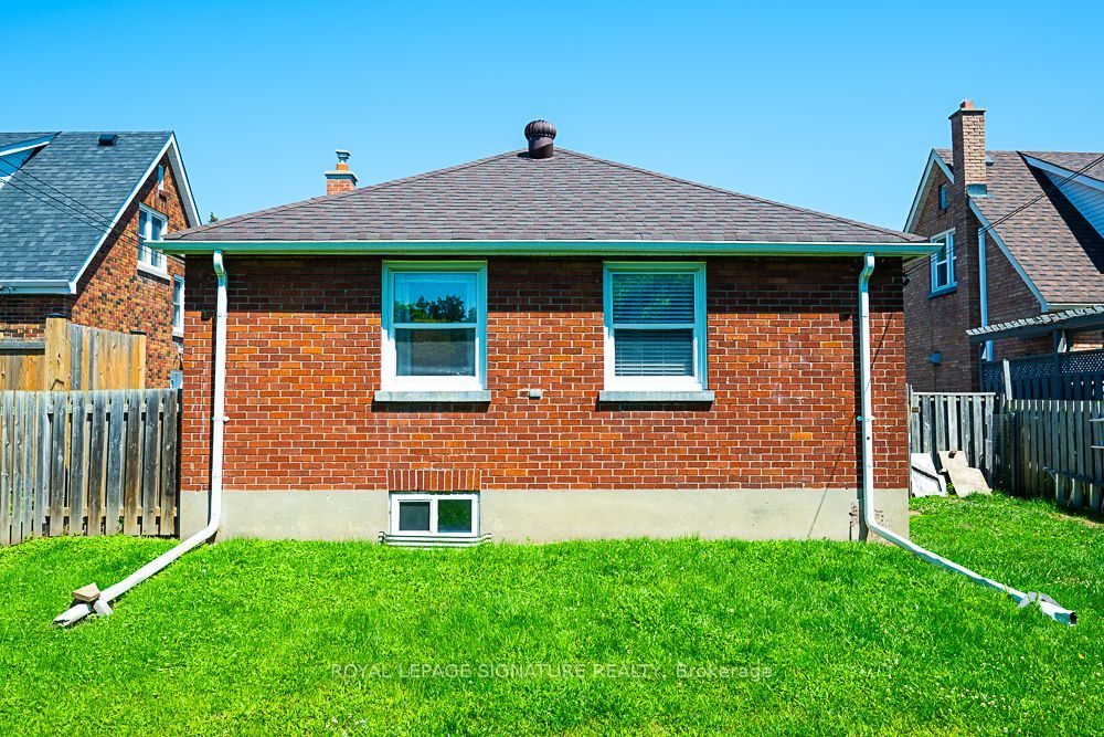 102 Central Park Boulevard N, Oshawa, ON L1G 5Y5 photo 3