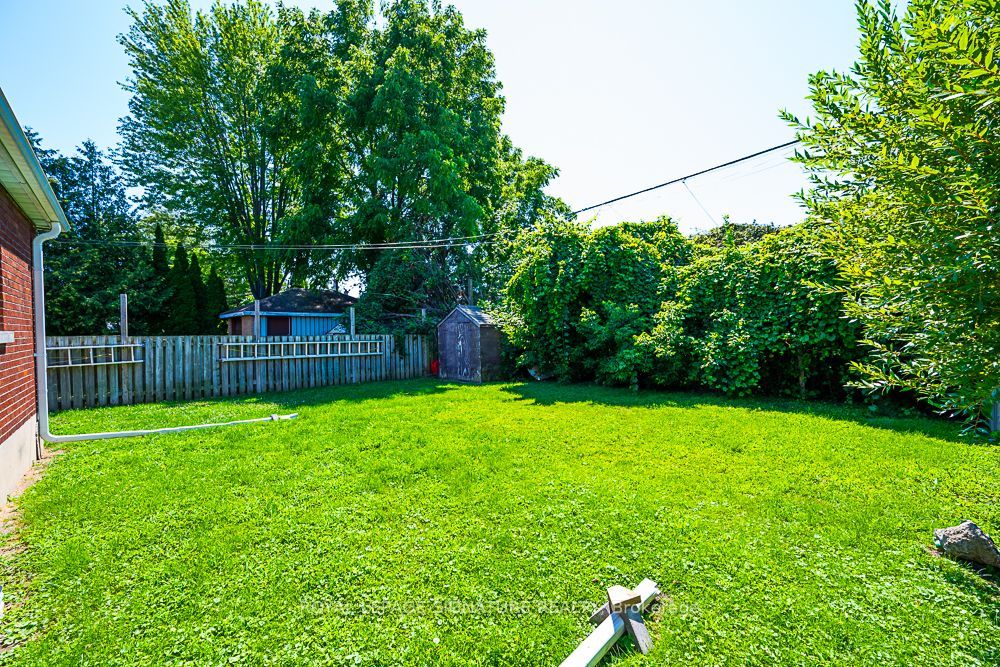 102 Central Park Boulevard N, Oshawa, ON L1G 5Y5 photo 5