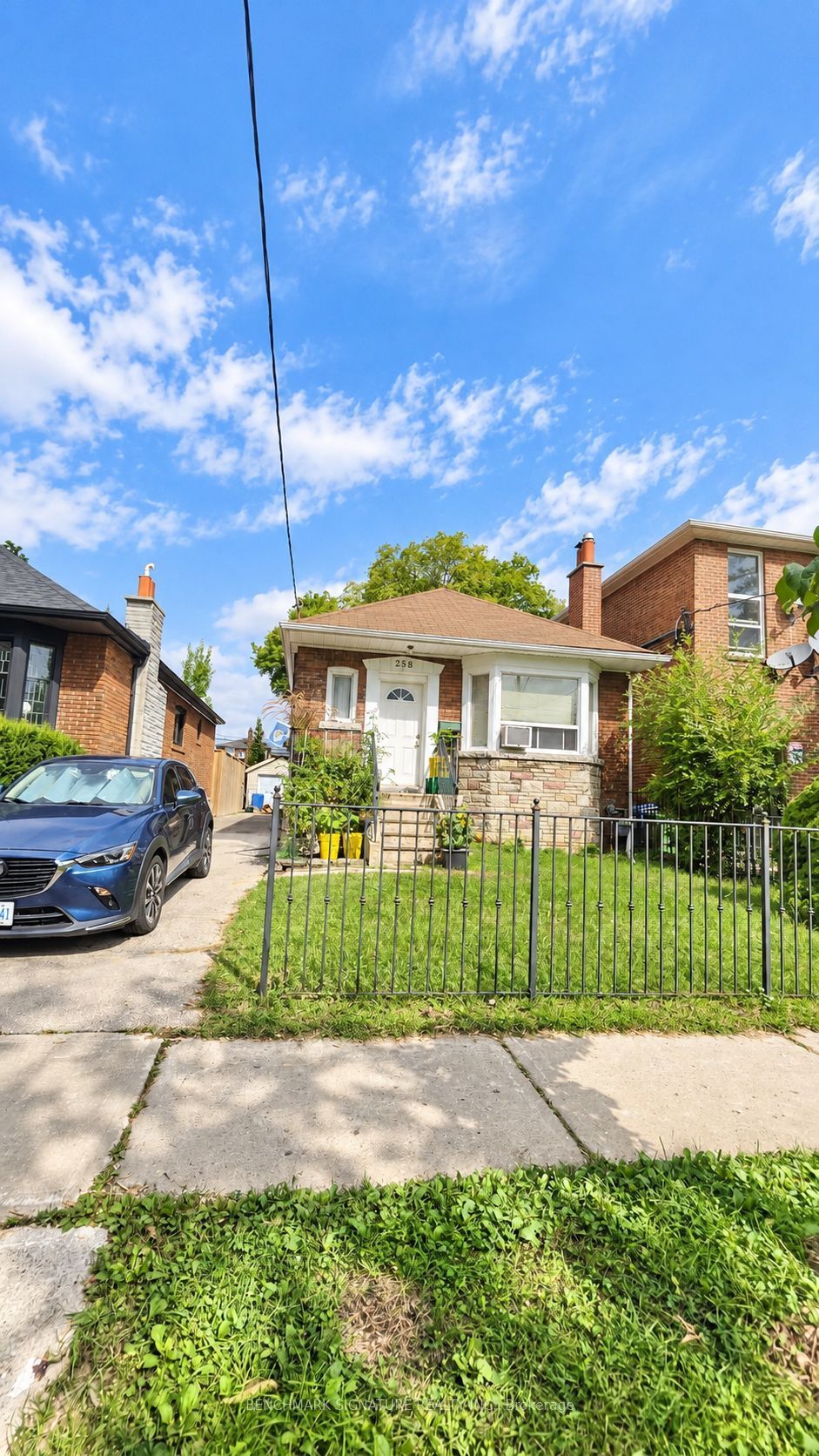 238 Torrens Avenue Basement, Toronto, ON M4J 2P6 photo 2