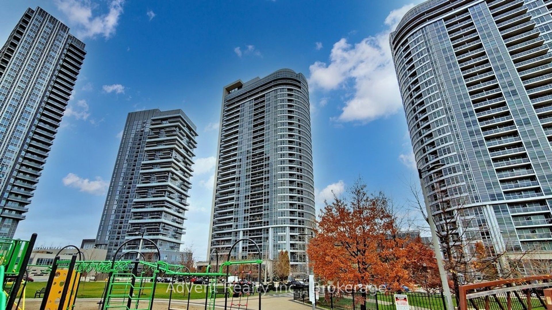 181 Village Green Square 2211, Toronto, ON M1S 0K6
