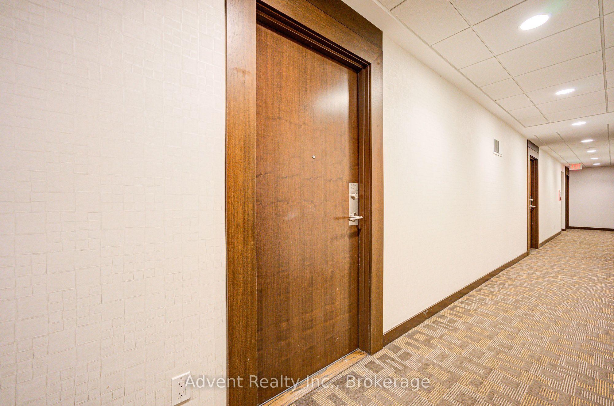 181 Village Green Square 2211, Toronto, ON M1S 0K6 photo 5