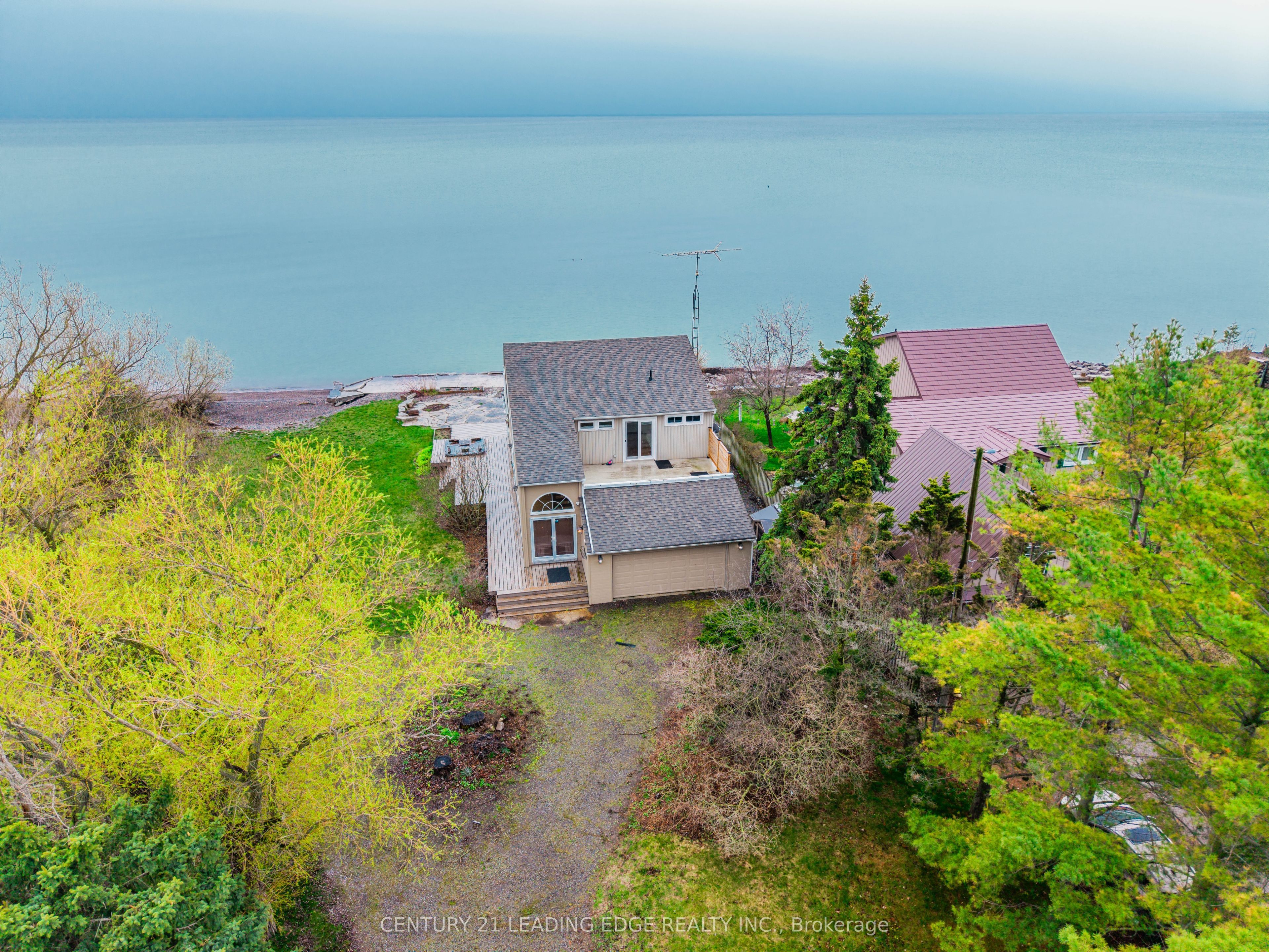 151 Cedar Crest Beach Road, Clarington, ON L1C 5R2 photo 2