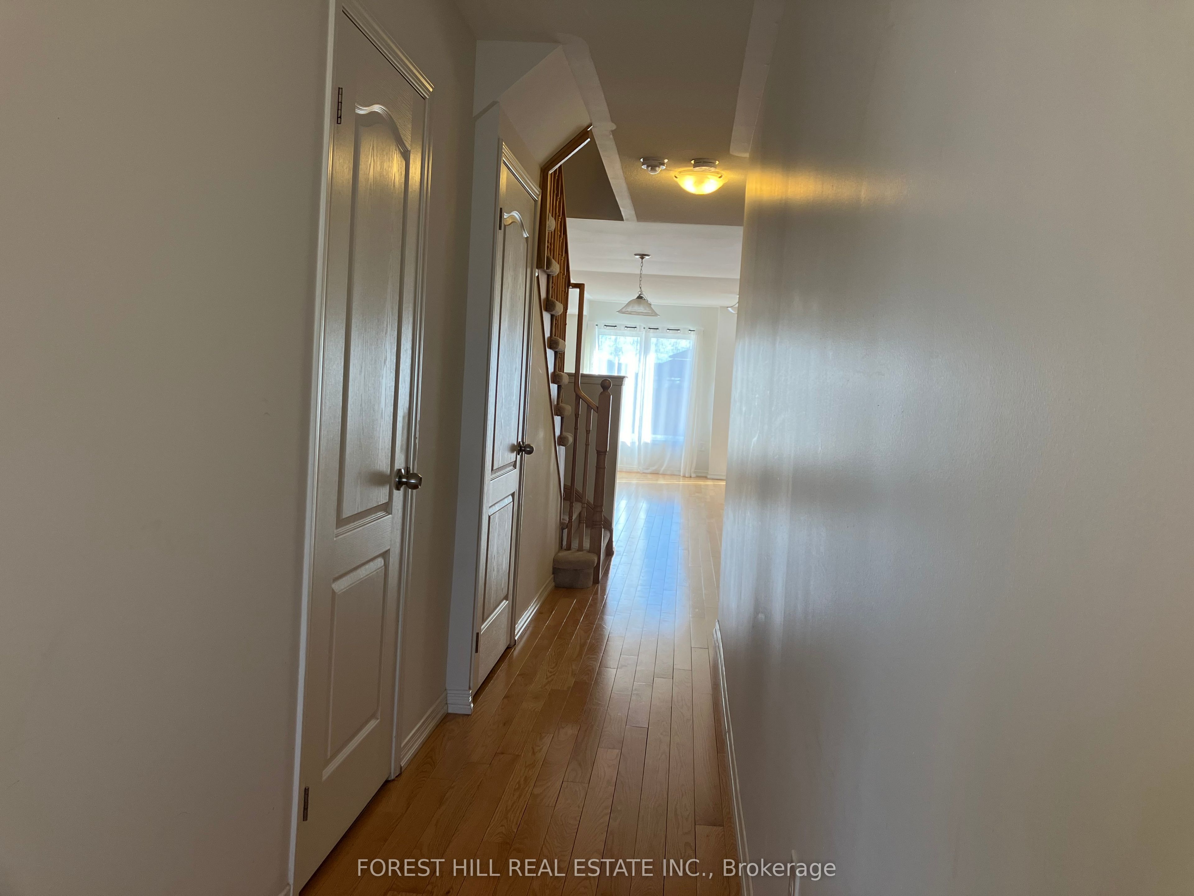 2448 Equestrian Crescent, Oshawa, ON L1H 7K4 photo 3