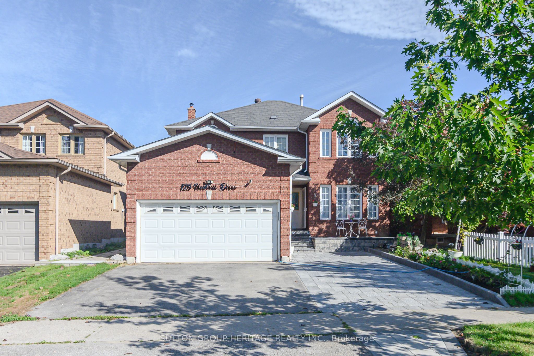 125 Harkness Drive BSMT, Whitby, ON L1R 2E9