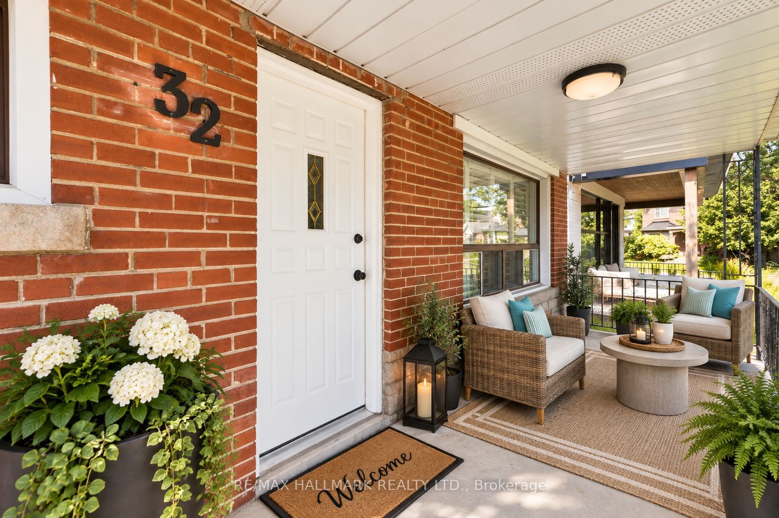 32 Denvale Road, Toronto, ON M4B 3B5 photo 3