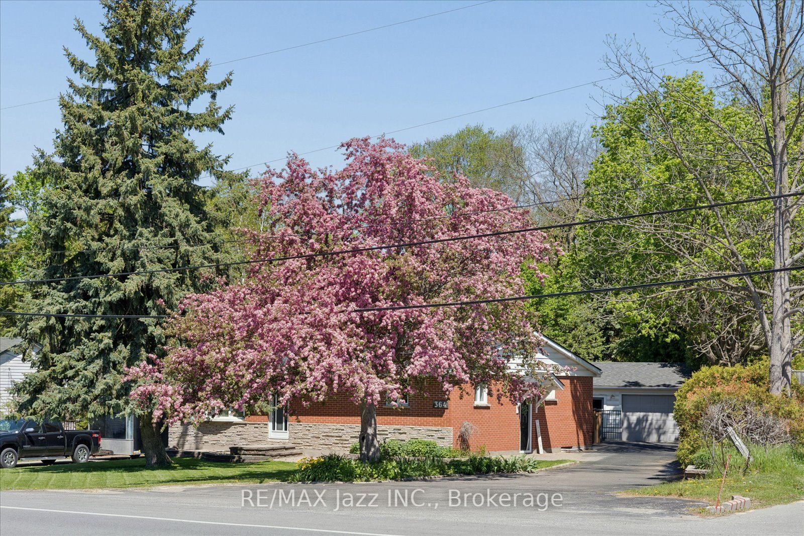 364 King Street E, Clarington, ON L1C 3K5 photo 2