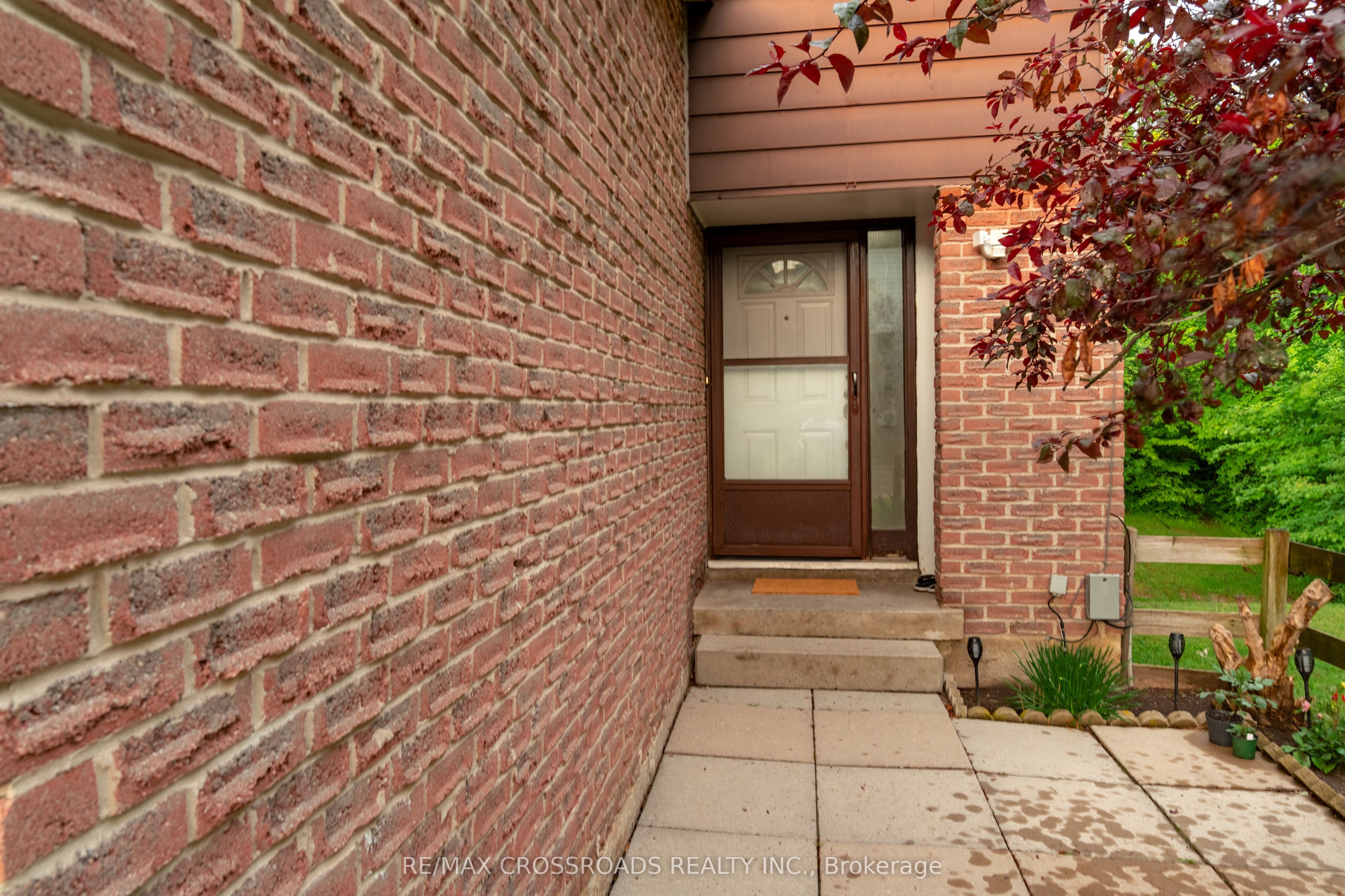 350 Camelot Court 30, Oshawa, ON L1G 6P7 photo 4