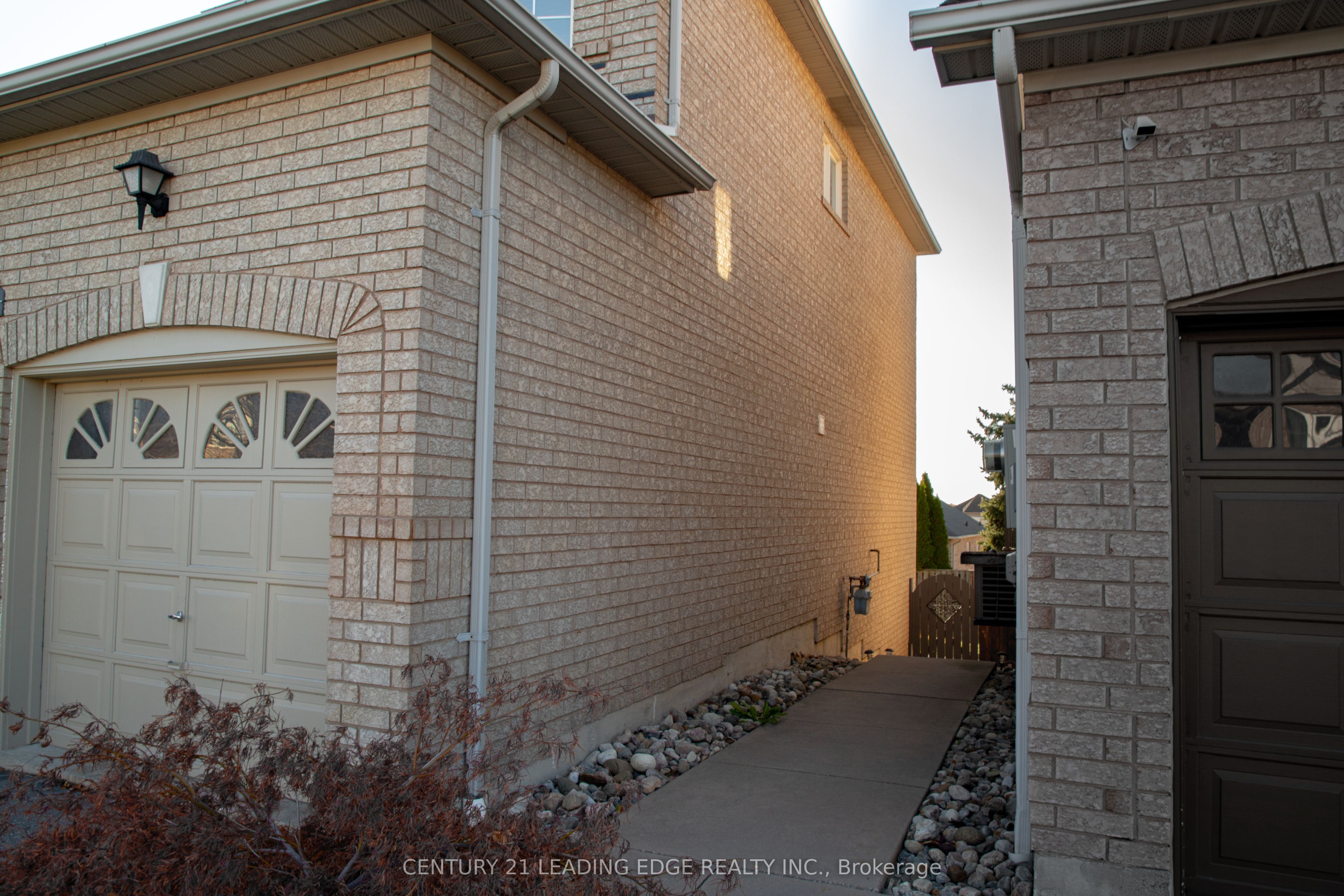 157 Dooley Crescent, Ajax, ON L1T 4J6 photo 4