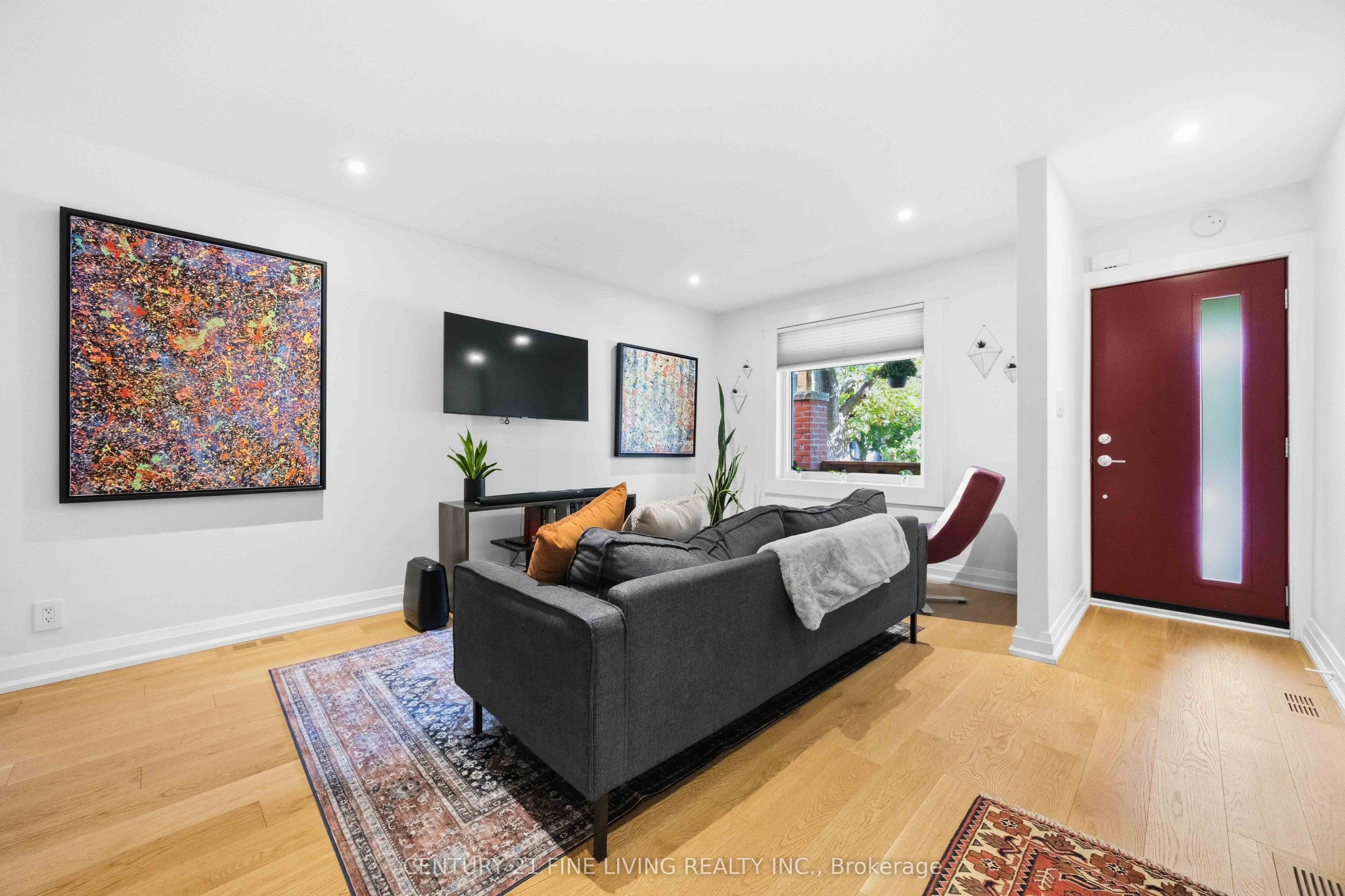 294 Gainsborough Road, Toronto, ON M4L 3C6 photo 4