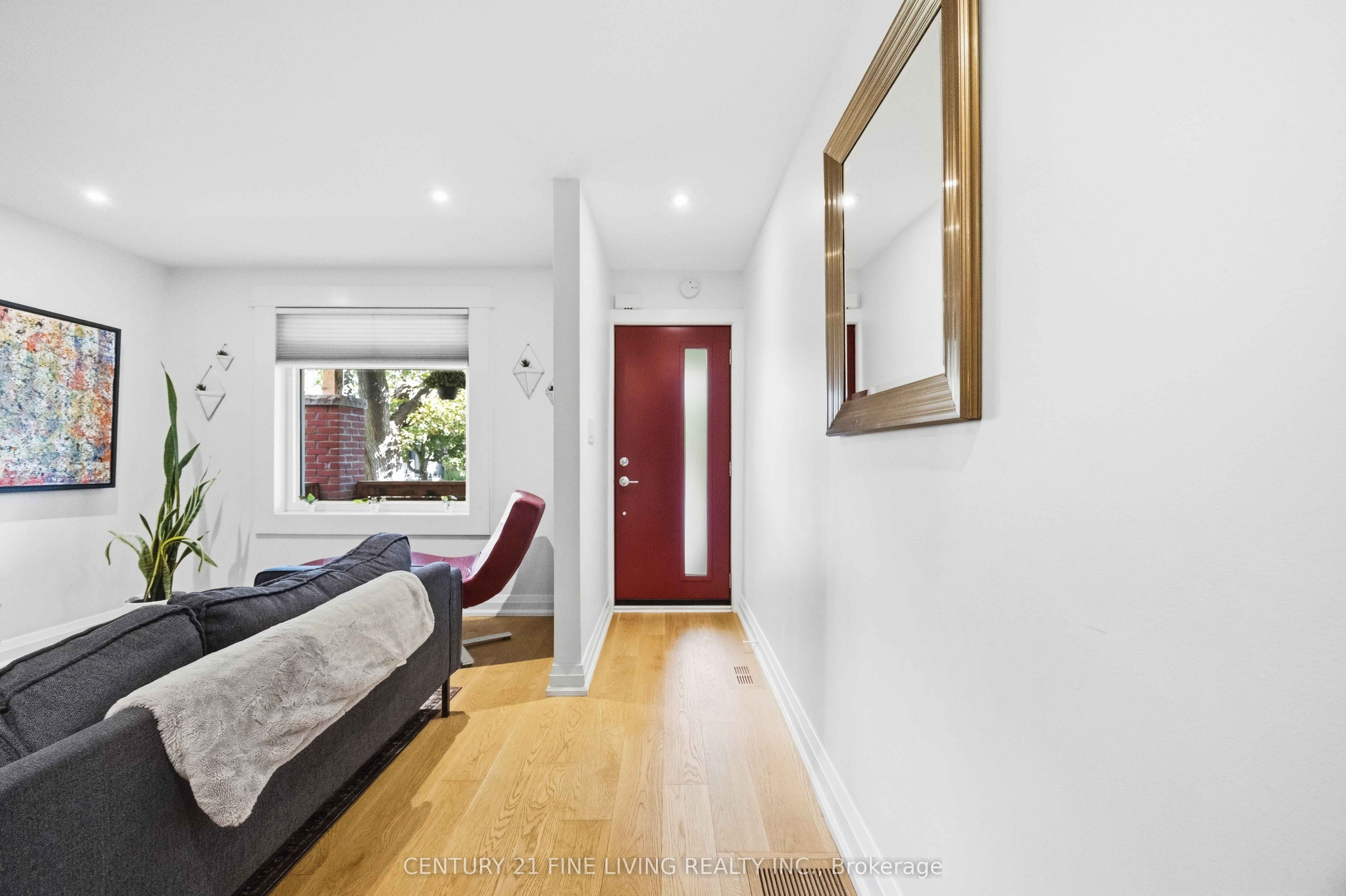 294 Gainsborough Road, Toronto, ON M4L 3C6 photo 5