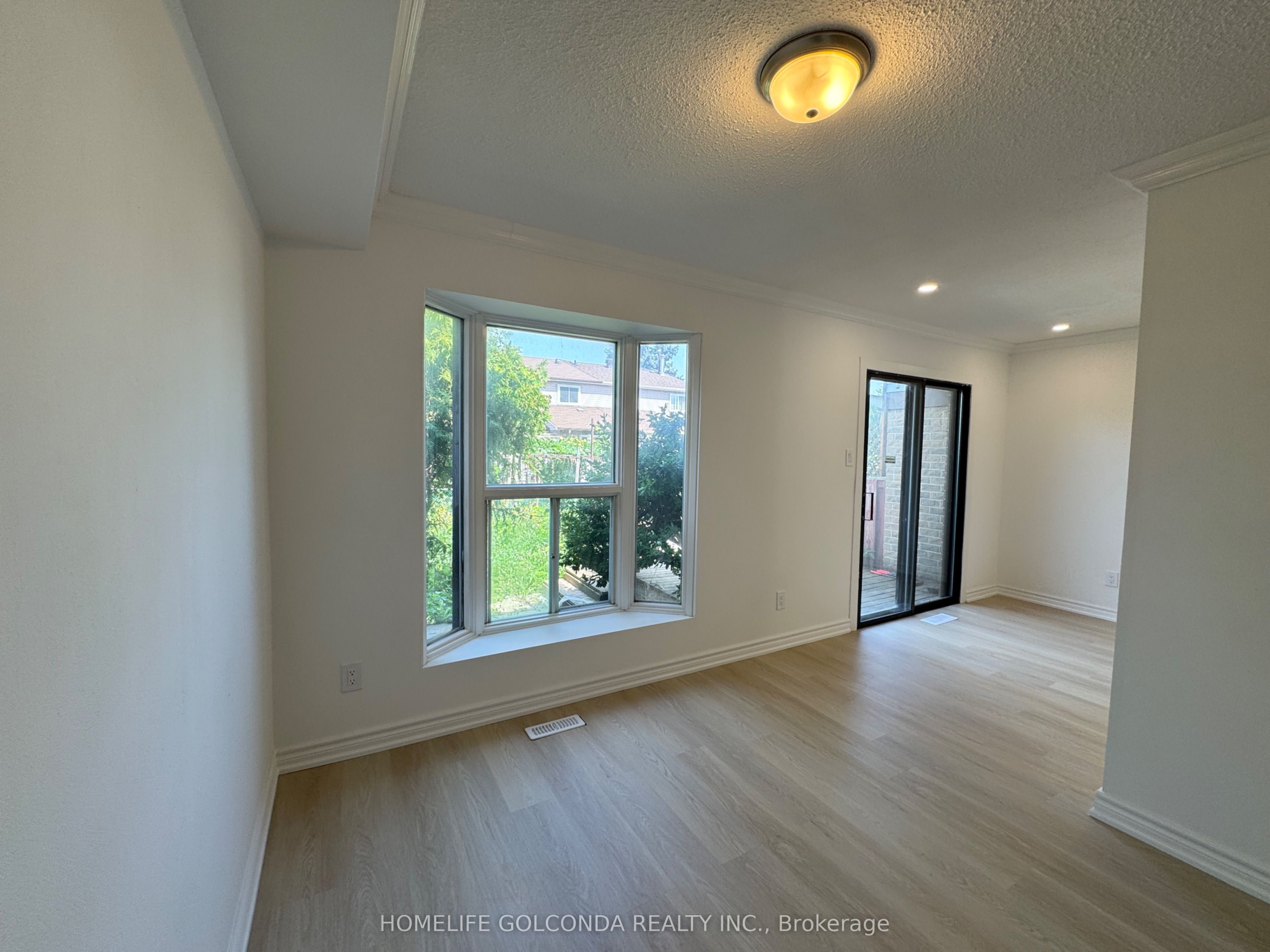 12 Grenbeck Drive, Toronto, ON M1V 2H6 photo 4