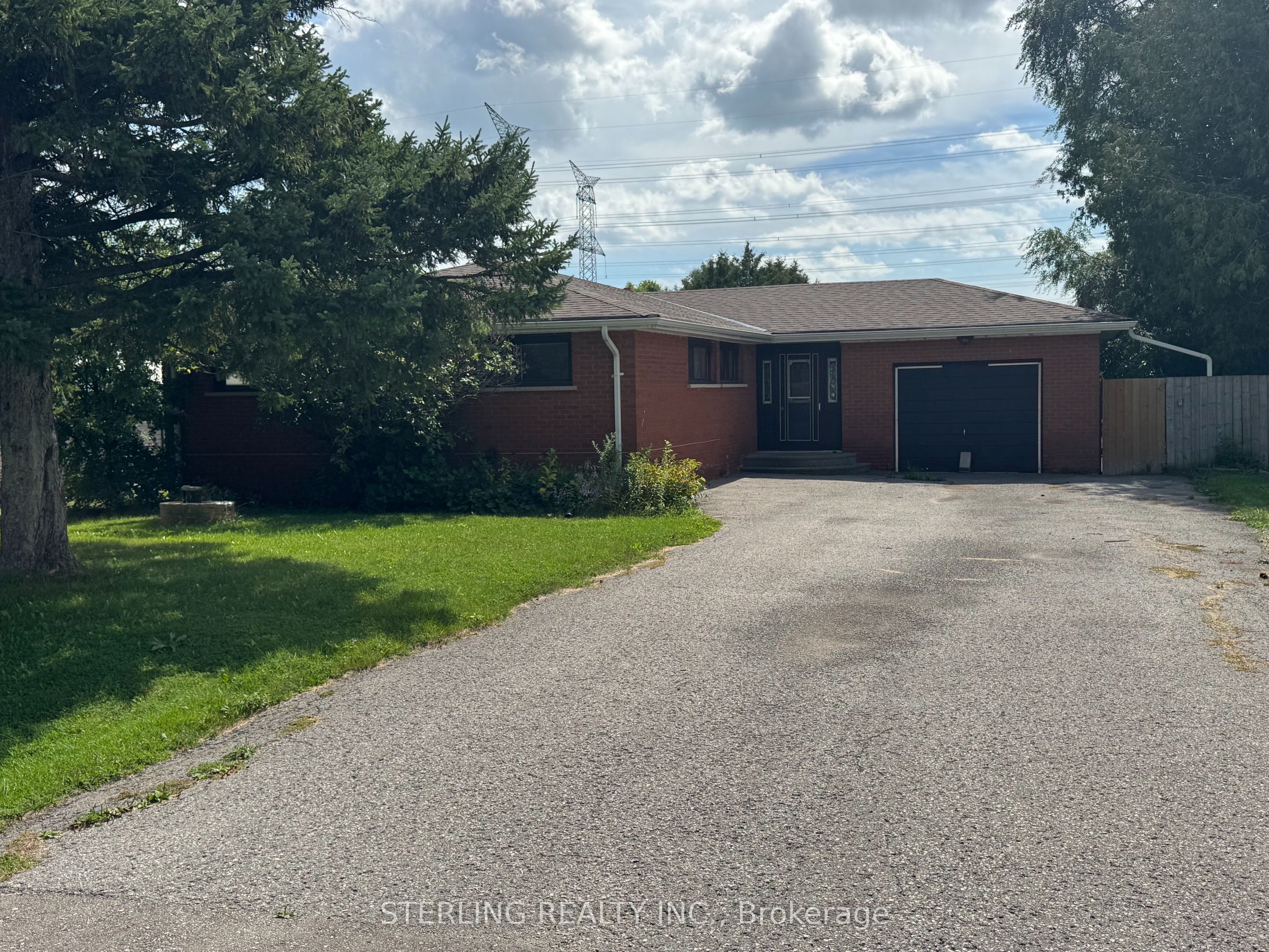 817 Jomar Avenue, Pickering, ON L1X 2R4 photo 2