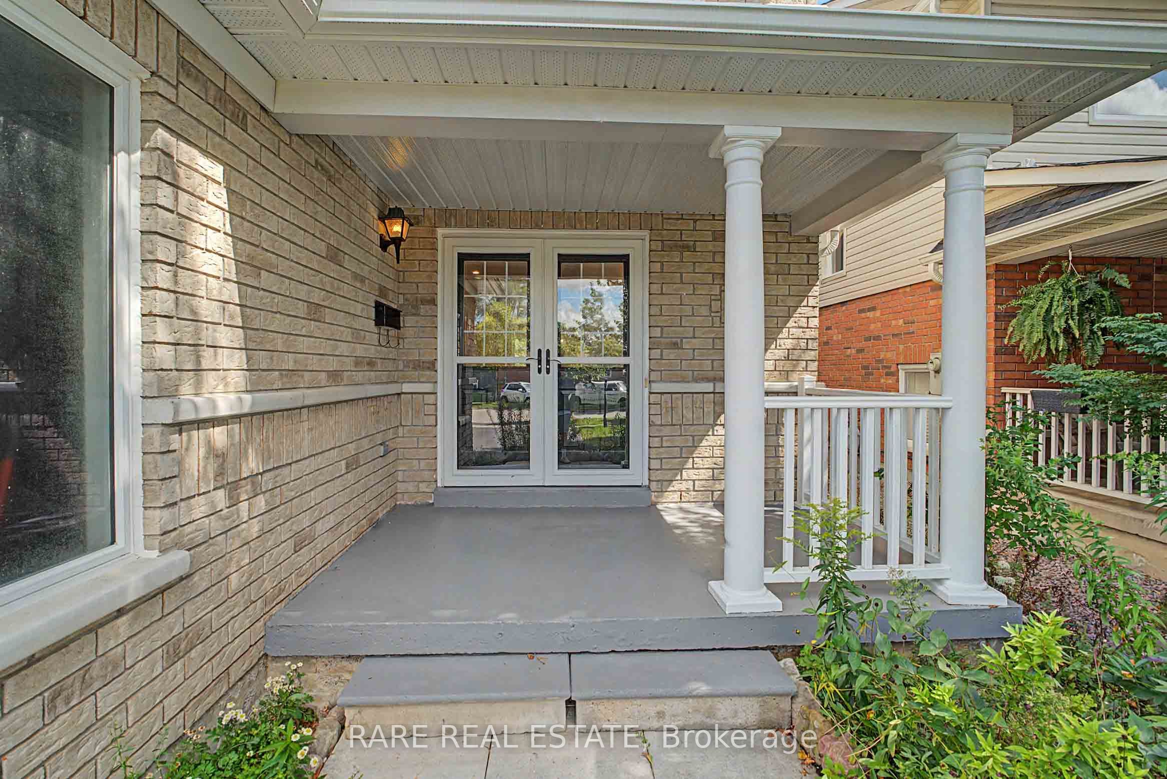 521 Hickory Street N, Whitby, ON L1N 9W9 photo 3