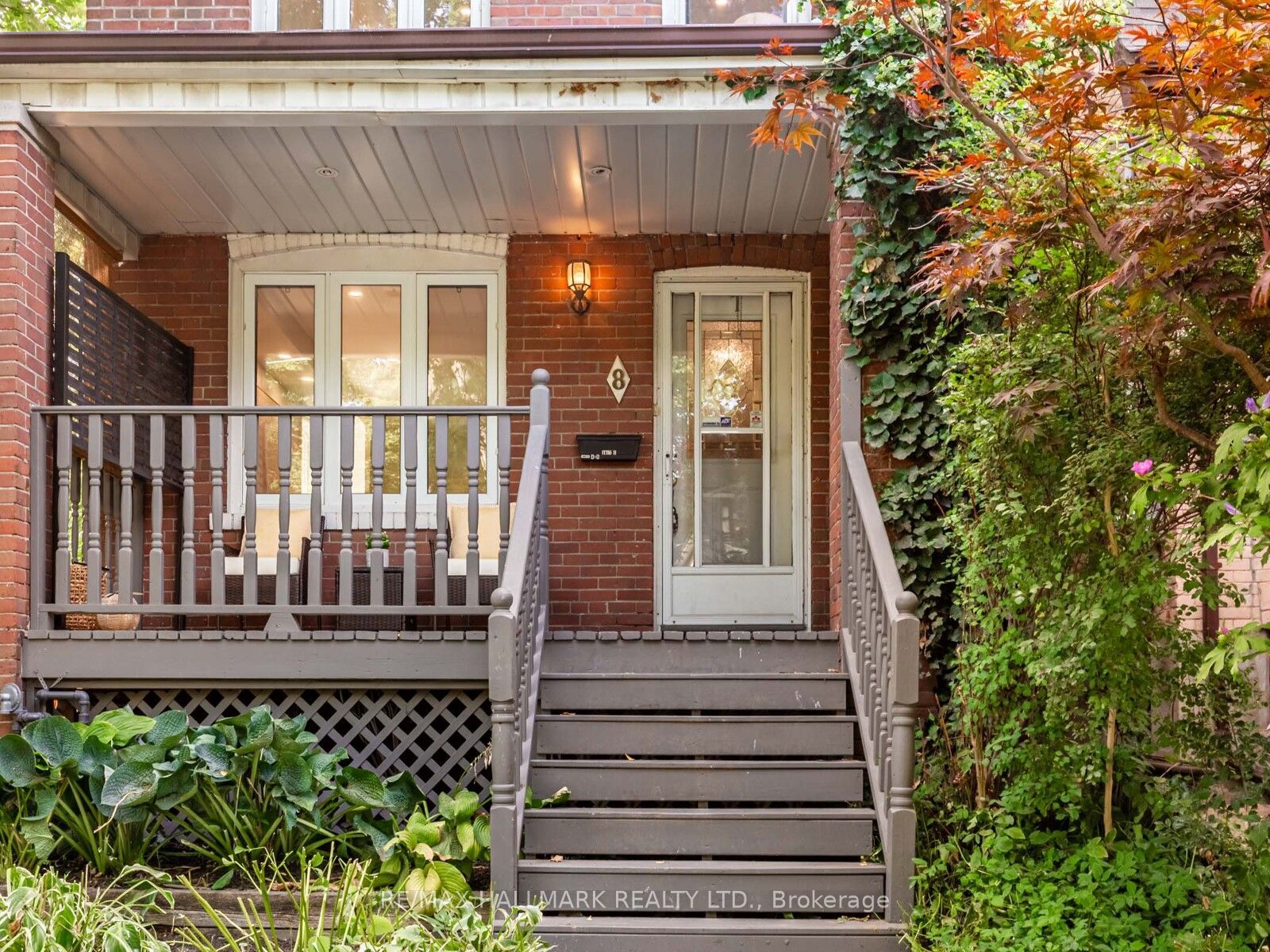8 Redwood Avenue Main, Toronto, ON M4L 2S6 photo 2
