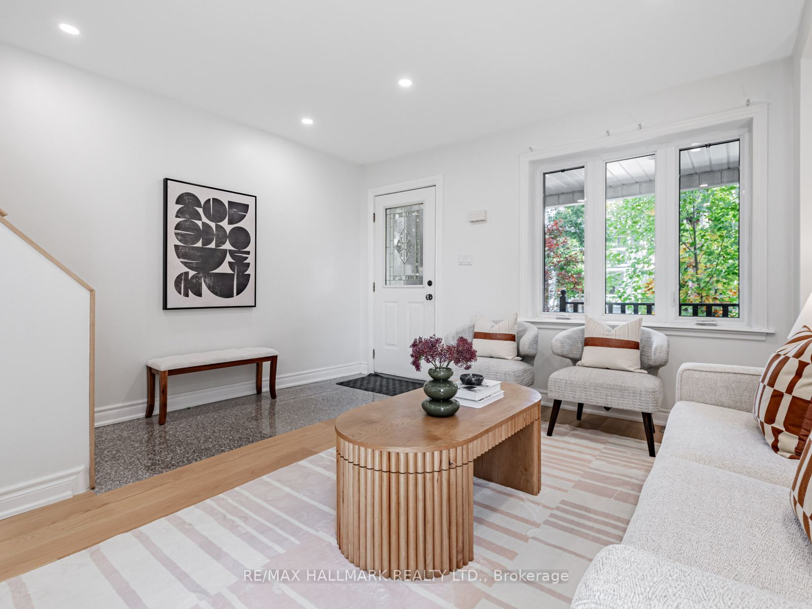 8 Redwood Avenue Main, Toronto, ON M4L 2S6 photo 5
