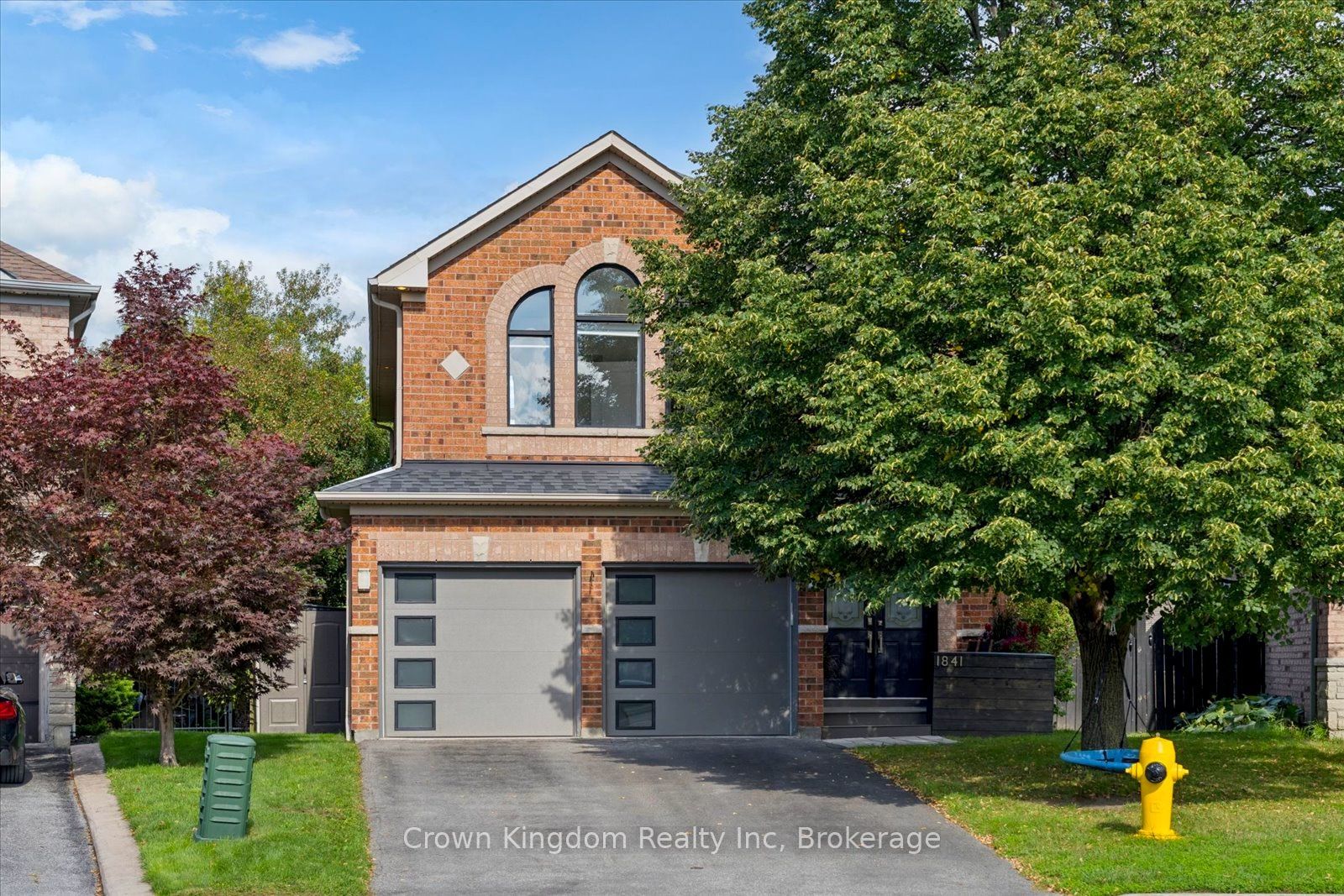 1841 Holbrook Court, Pickering, ON L1V 7C2 photo 2