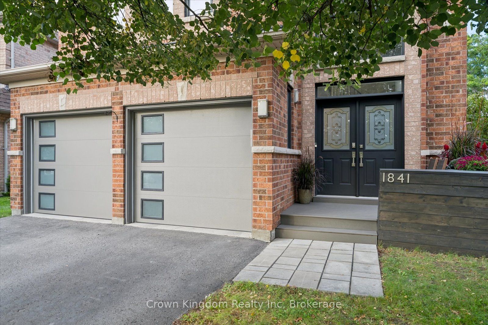 1841 Holbrook Court, Pickering, ON L1V 7C2 photo 3