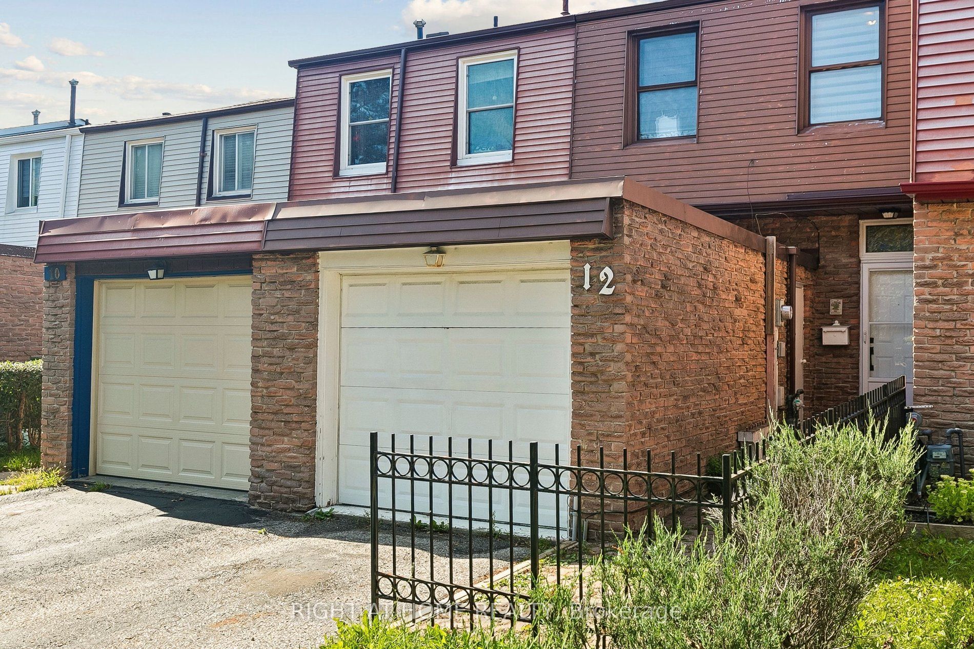 12 l'amoreaux Drive, Toronto, ON M1W 2L9 photo 2