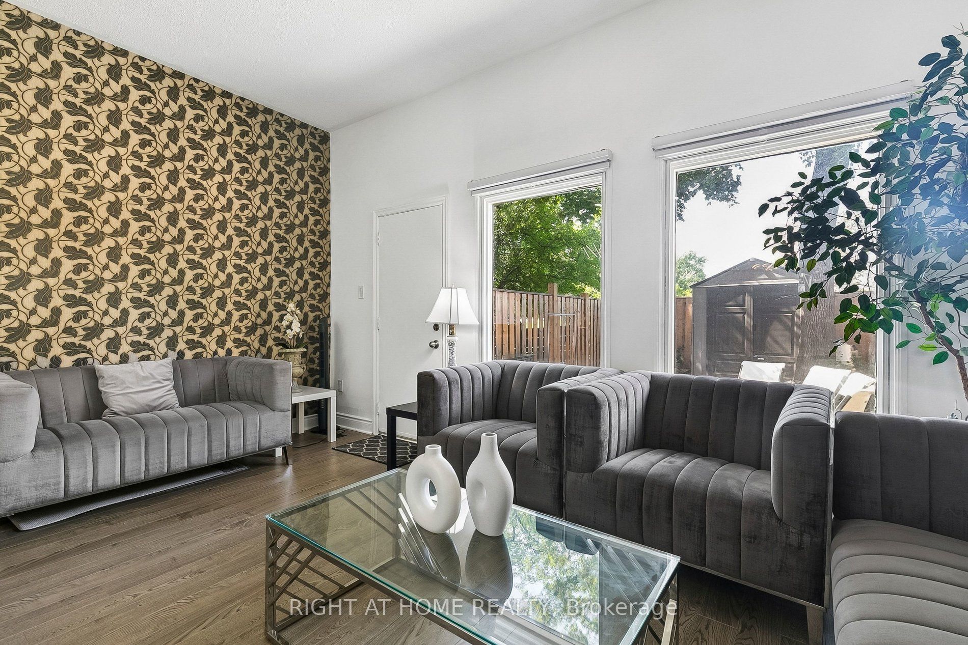 12 l'amoreaux Drive, Toronto, ON M1W 2L9 photo 4