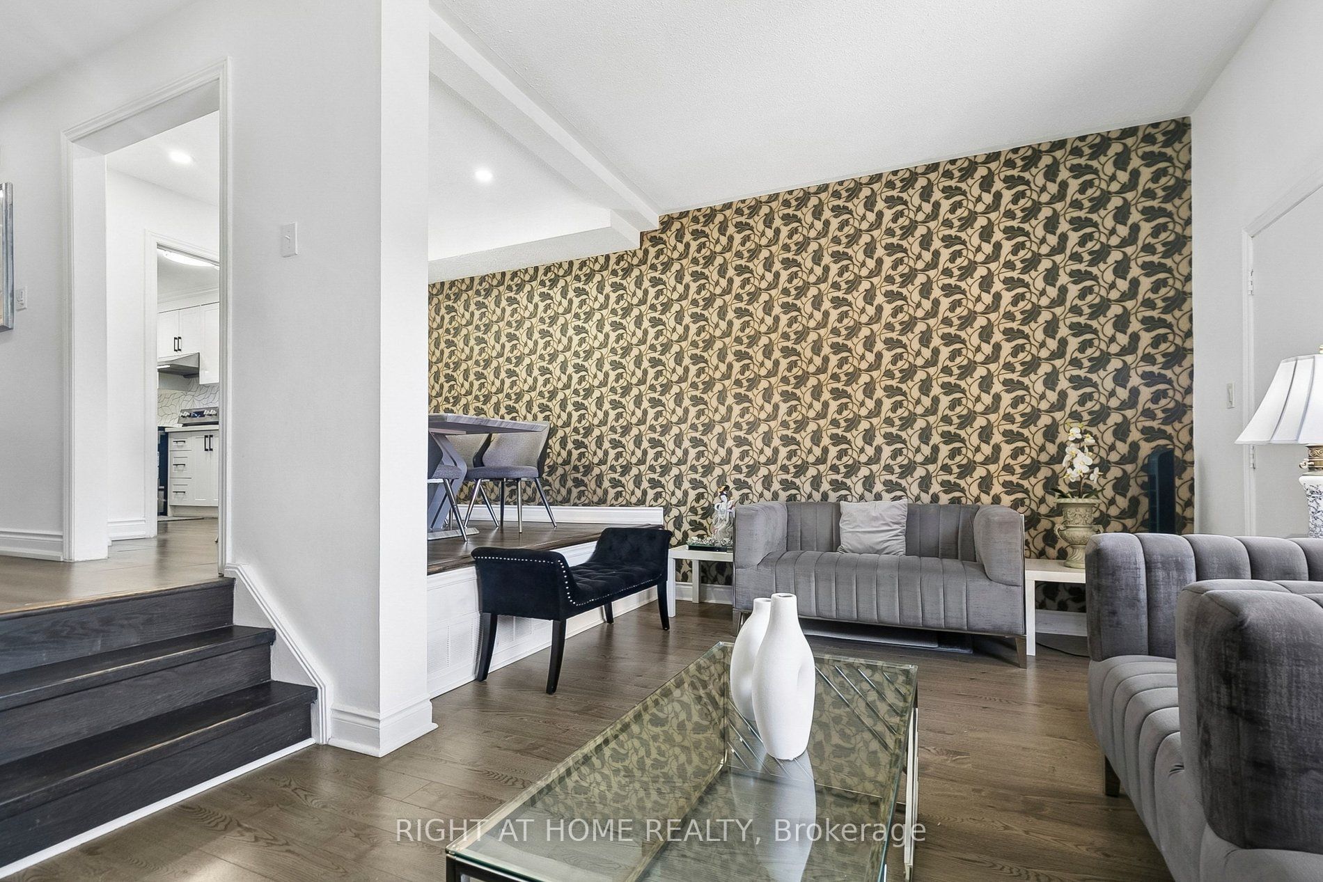 12 l'amoreaux Drive, Toronto, ON M1W 2L9 photo 5