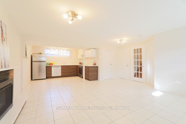 45 Landfair Crescent Lower, Toronto, ON M1J 3A6 photo 3