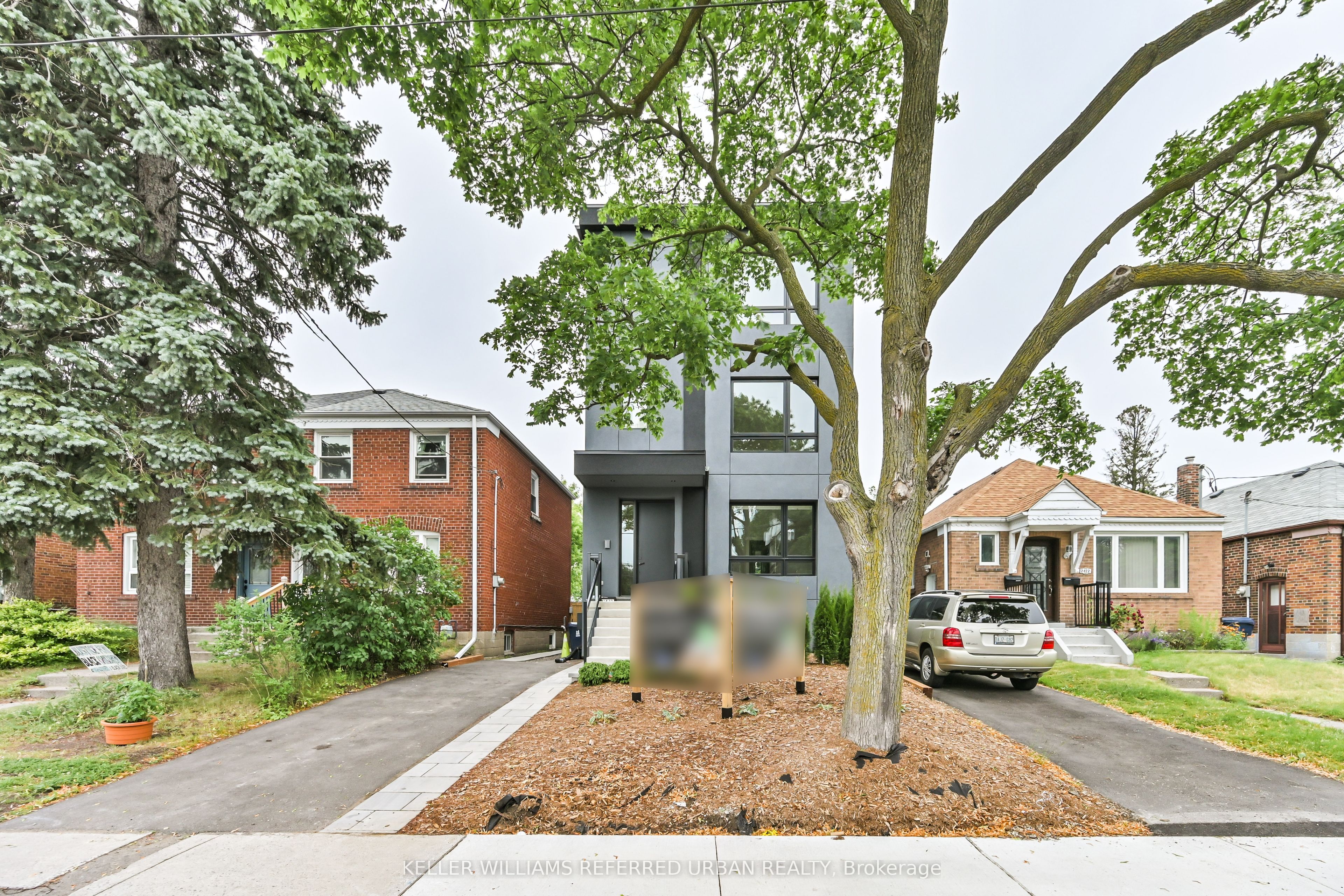 2420 Gerrard Street E 2, Toronto, ON M4E 2E9 photo 2