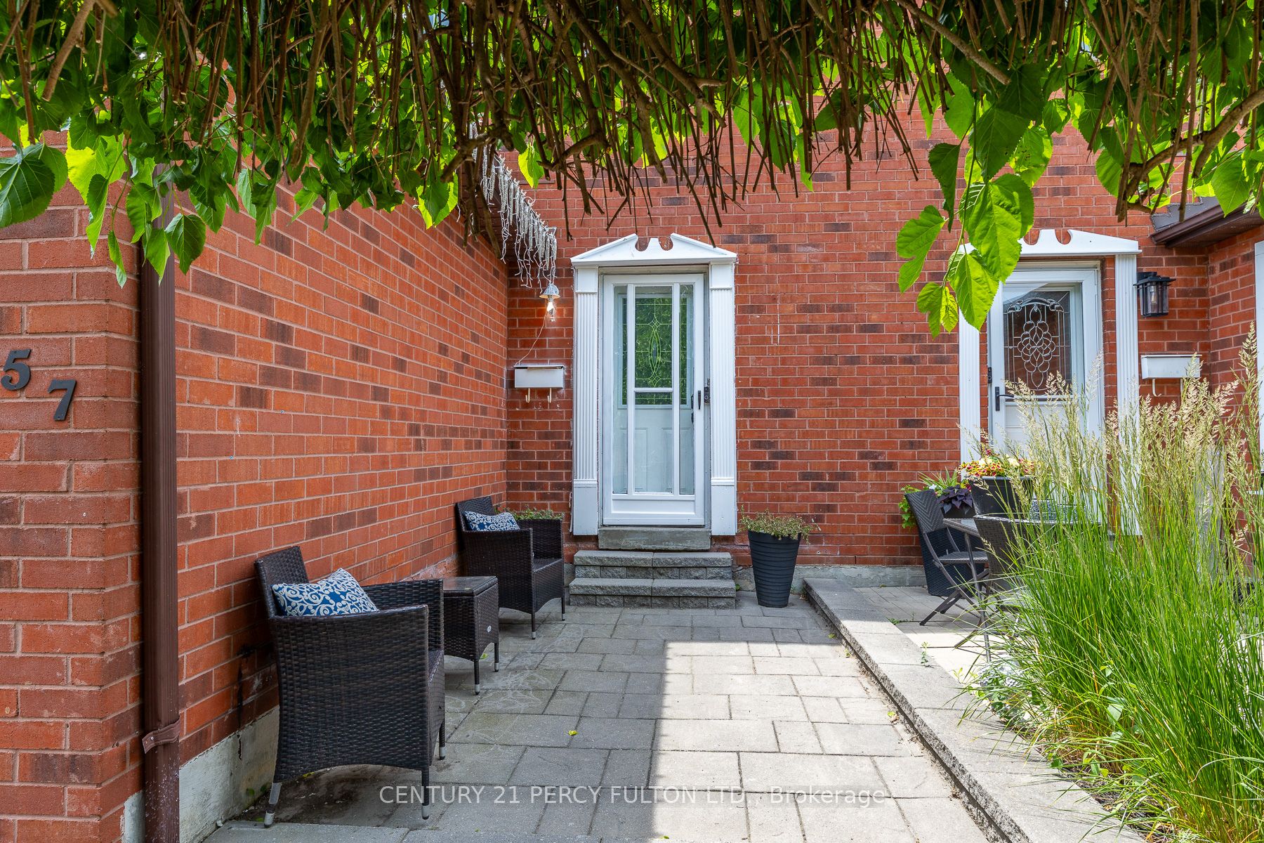 557 Cobblehill Drive, Oshawa, ON L1K 1Y6 photo 4
