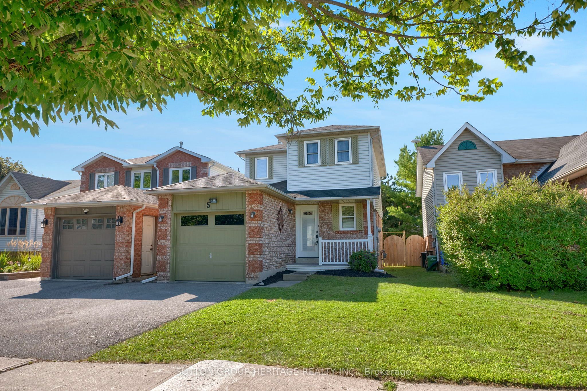 5 Fenwick Avenue, Clarington, ON L1C 4R6 photo 2