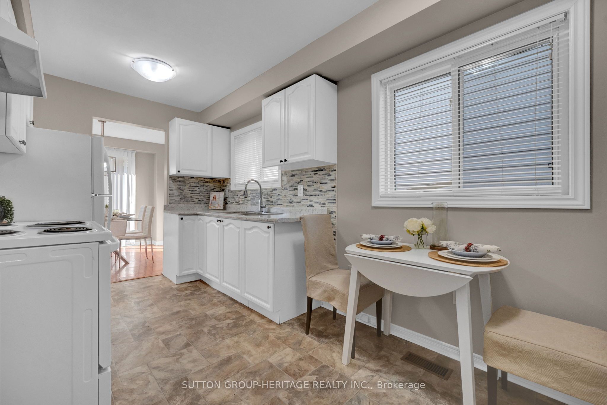 5 Fenwick Avenue, Clarington, ON L1C 4R6 photo 3