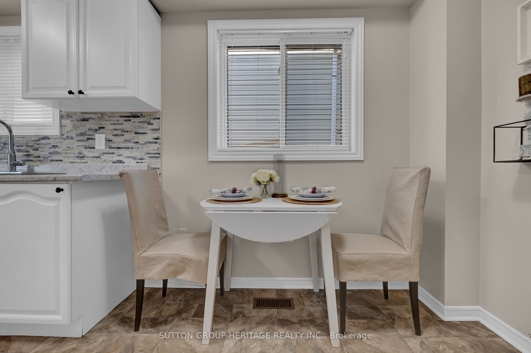 5 Fenwick Avenue, Clarington, ON L1C 4R6 photo 4