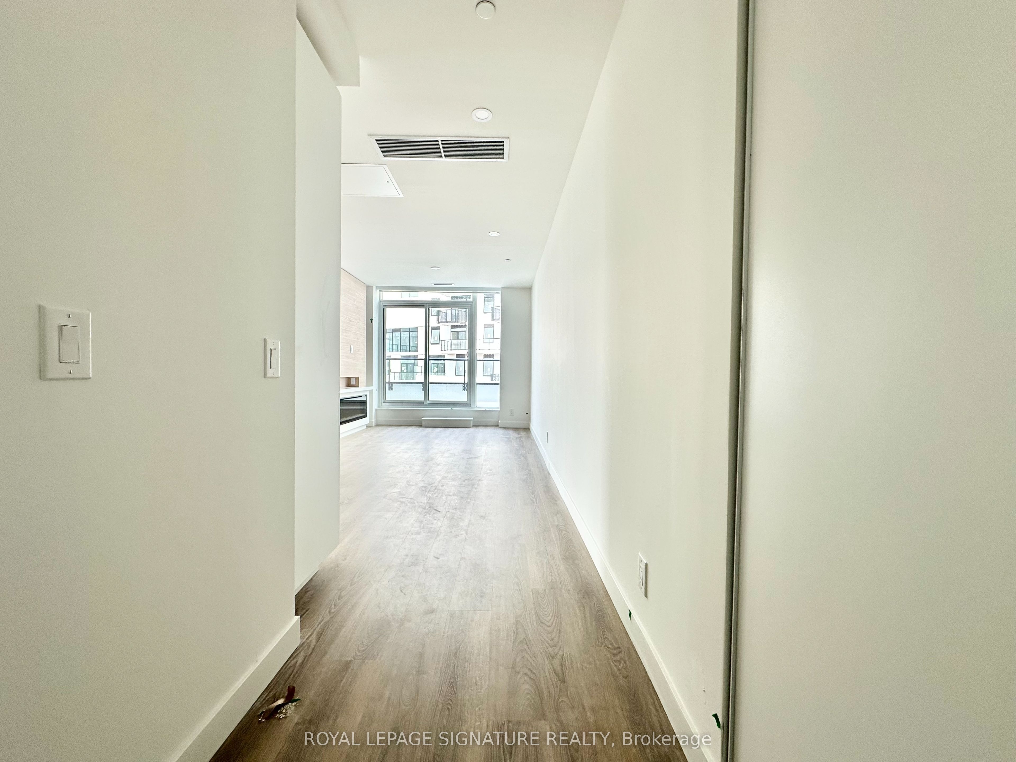 1050 Eastern Avenue 804, Toronto, ON M4L 0B7 photo 2