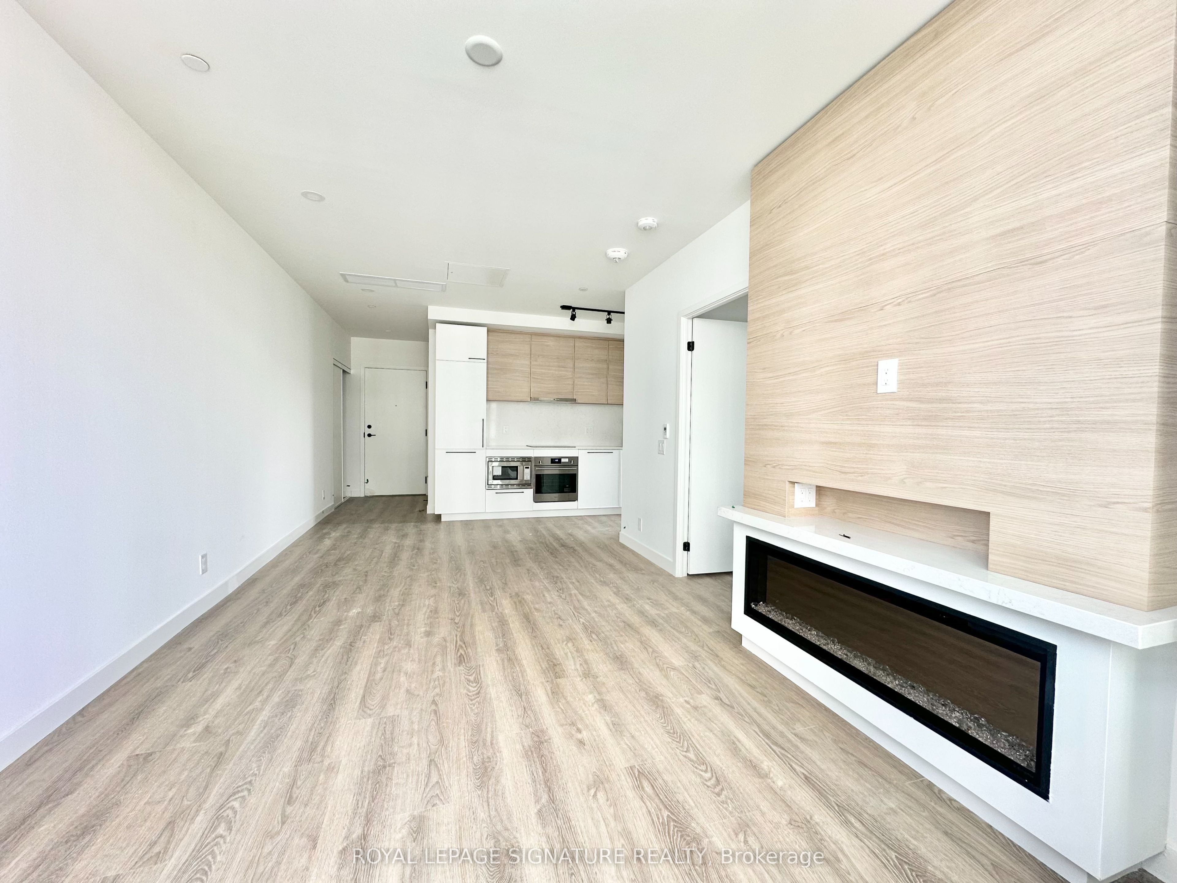 1050 Eastern Avenue 804, Toronto, ON M4L 0B7 photo 3